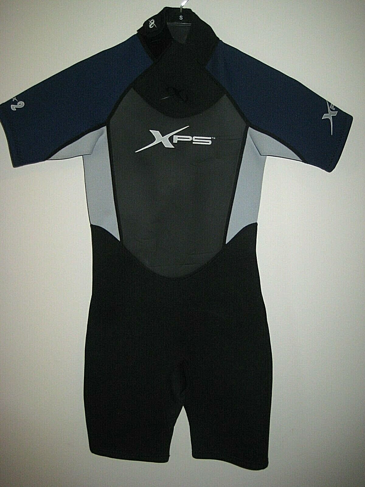EUC- Junior XPS 2 x 2 Neoprene Shorty WETSUIT Size Small (26″ inch Chest)