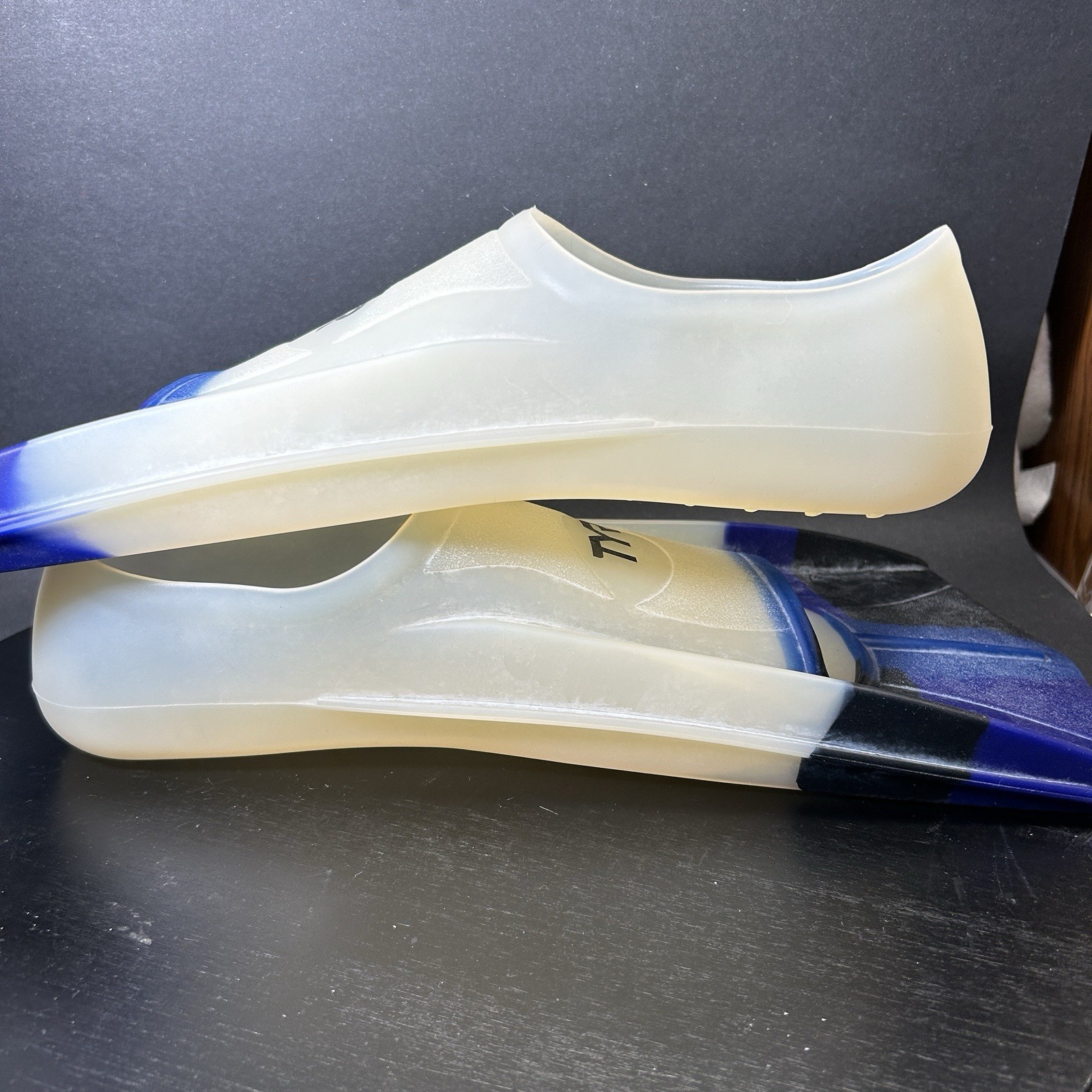 TYR Swim Fins Stryker Silicone Clear, Blue And Black Adult Men’s 12-13 USA