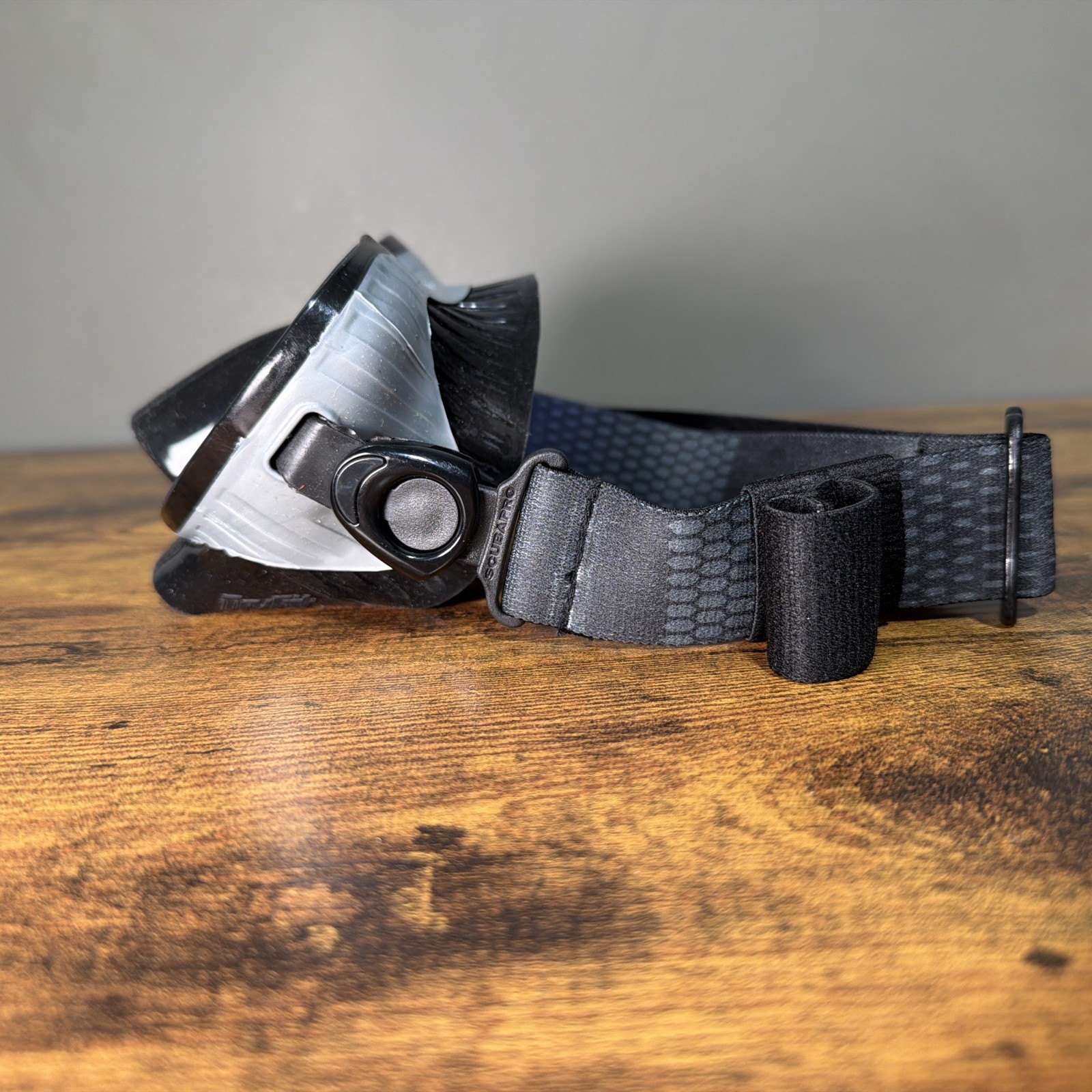 ScubaPro Synergy 2 Twin Scuba Diving Mask – Black/Silver – Comfort Strap