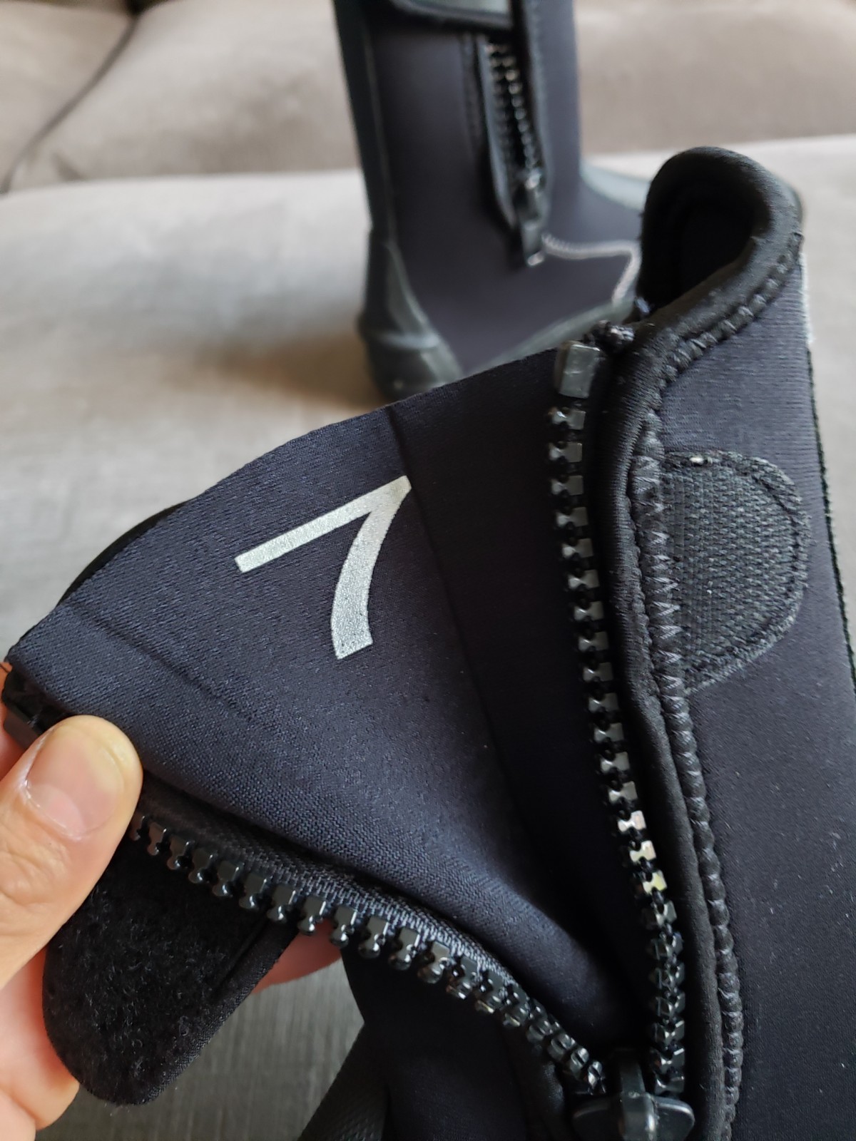 Size 7 – Deep Sea Men’s Scuba Booties Black Zip Up – NEW AND UNUSED!