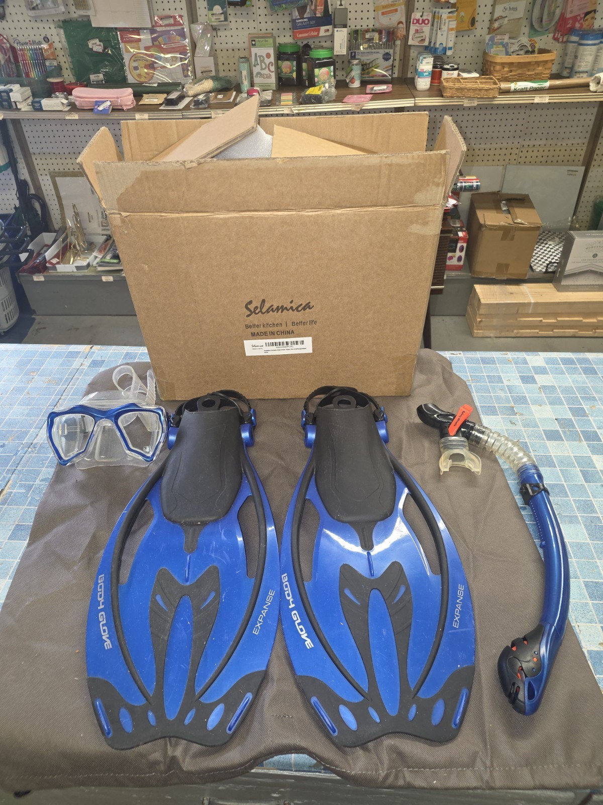 Body Glove Expanse Snorkeling Gear Set Fins Mask Snorkel Blue Small 4 1/2-8 1/2