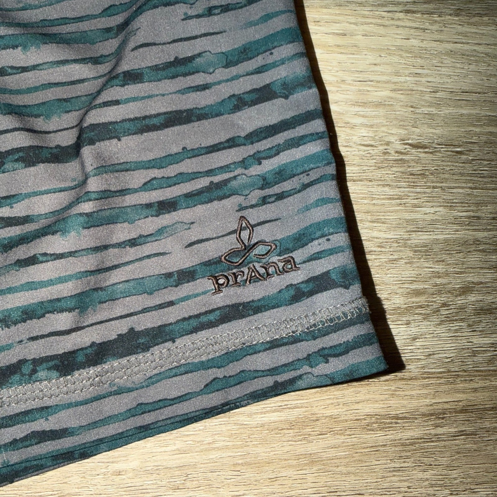prAna Board Shorts Mens Size 32 Gray Green Striped Swim Trunks