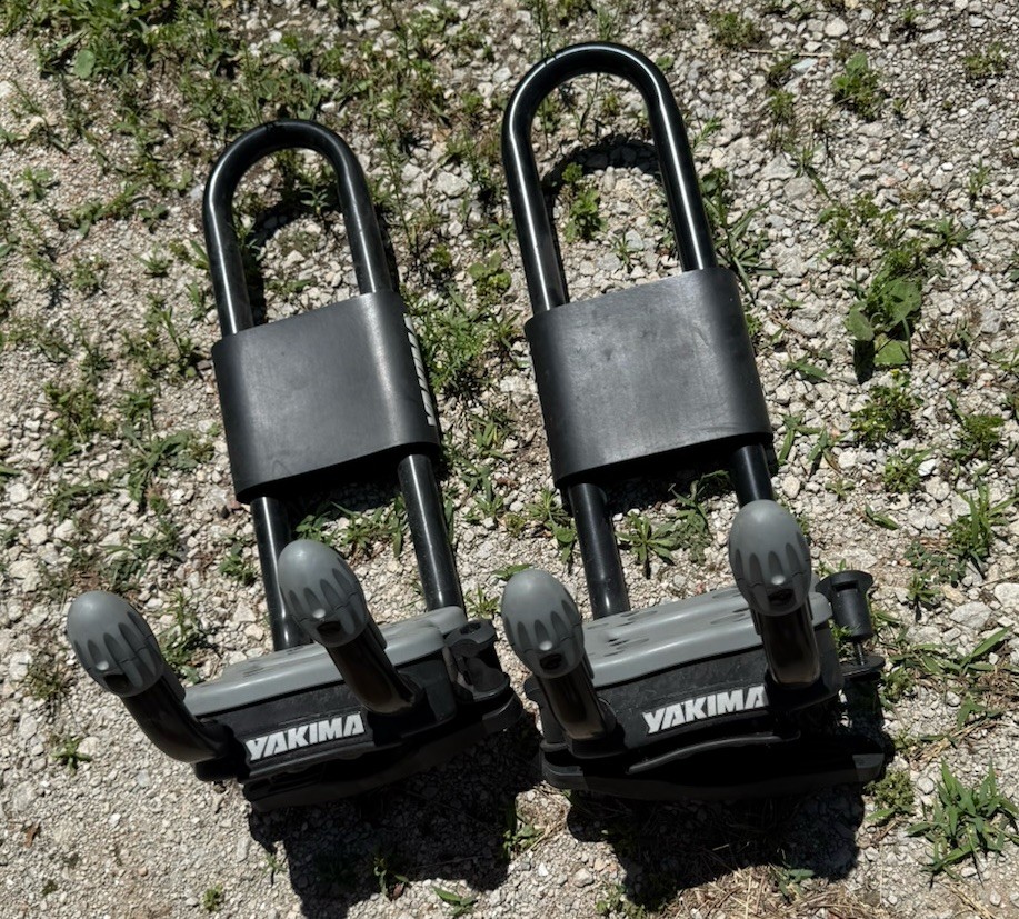 Yakima HULLRAISER KAYAK RACK J Hook Style Upright Roof Mount with Brackets 2sets