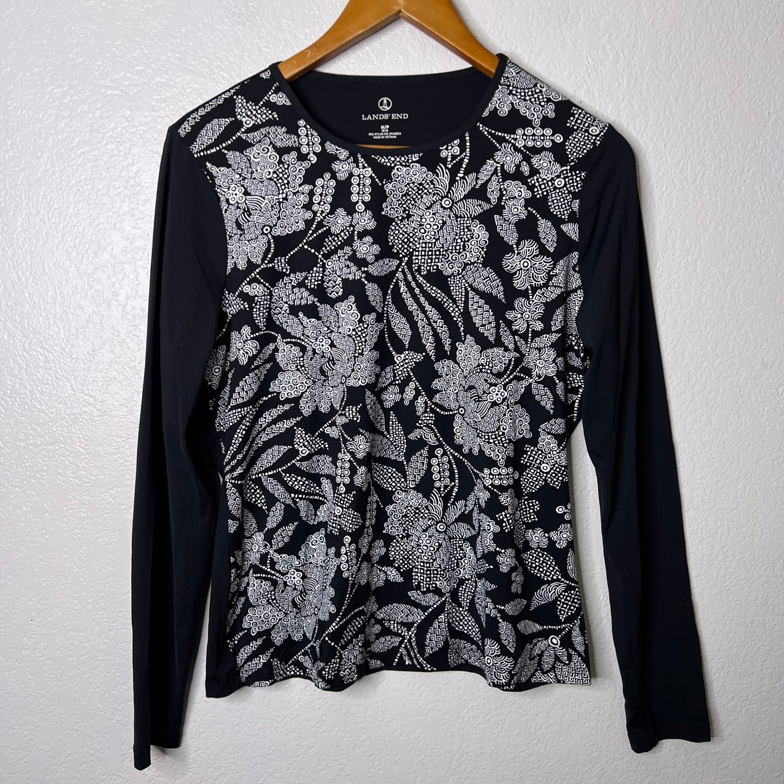 Lands End Womens Black Long Sleeve Rash Guard UPF Swim Modest Shirt M Petite