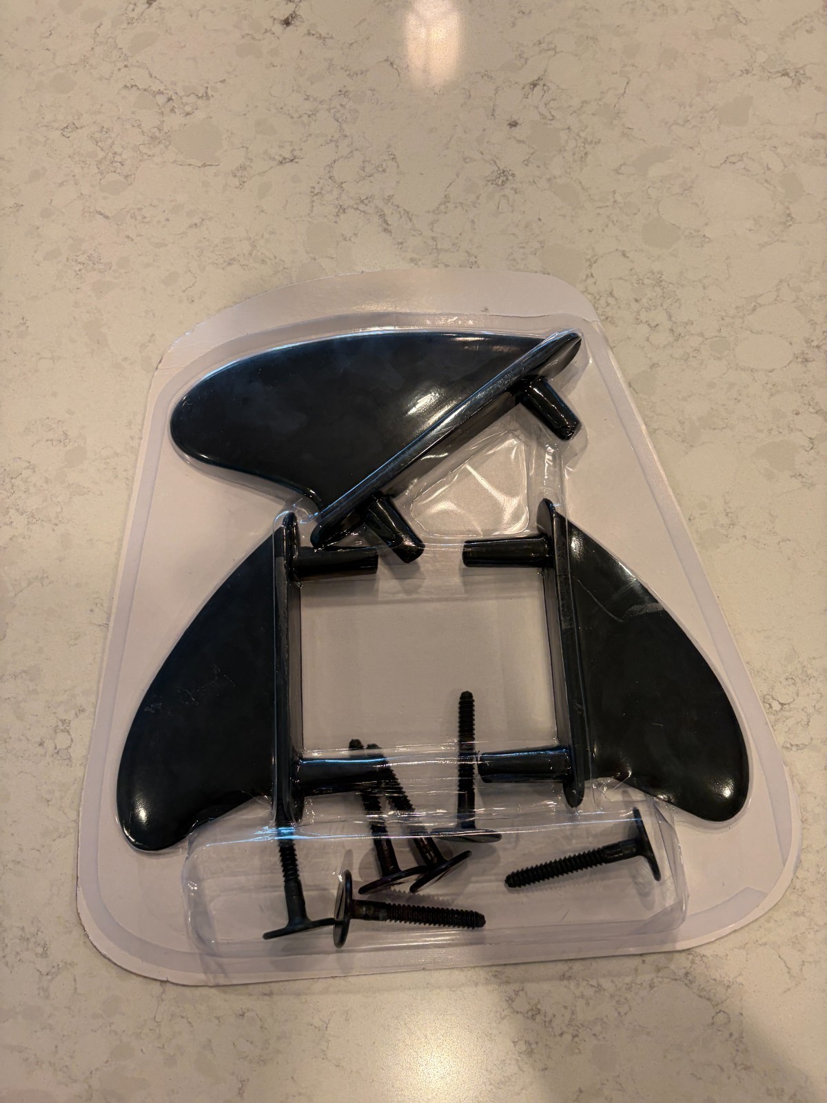 3-PIECE SURFBOARD FIN SET WITH HARDWARE – Black
