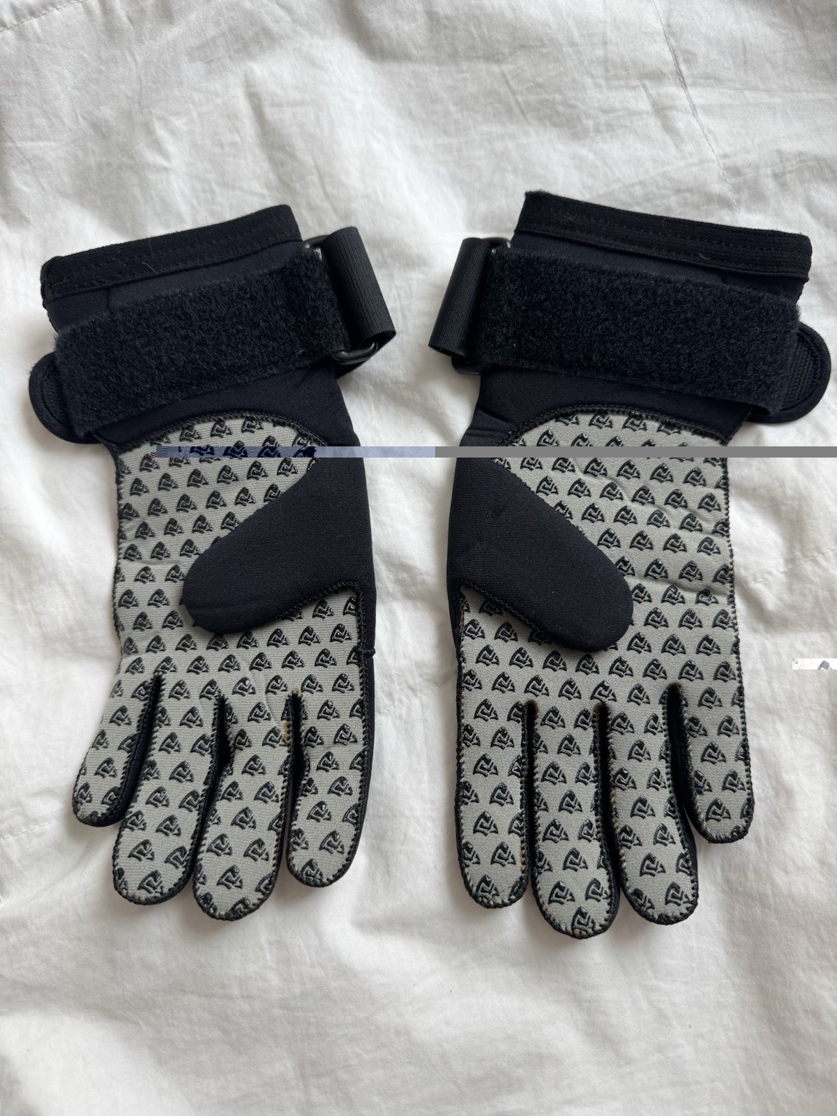 Deep See, Inc. Wet Suit Snorkeling Diving Cinch Strap Gloves Size XS Black