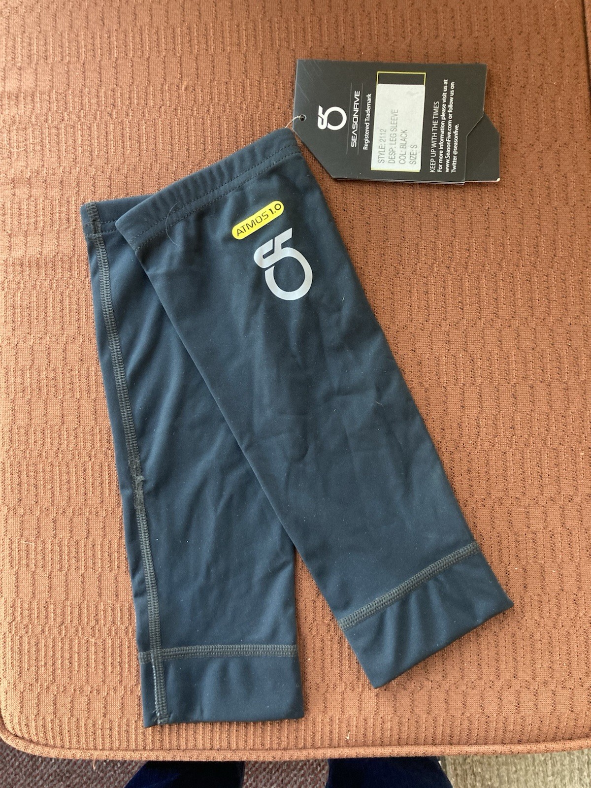 SEASONFIVE Atmos 1.0 pair of leg sleeves black size small style 2112 NOS