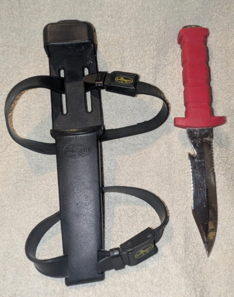 Vintage Dacor Stainless Steel Scuba Diving Knife w/ Rubber Leg Sheath Japan Red