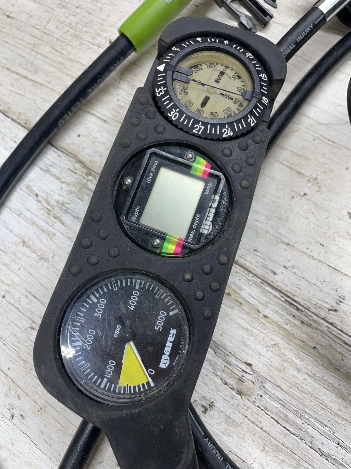 MARES MR 12 Dual Regulator & SeaQuest Spectrum 3 BCD with Air Source M/L