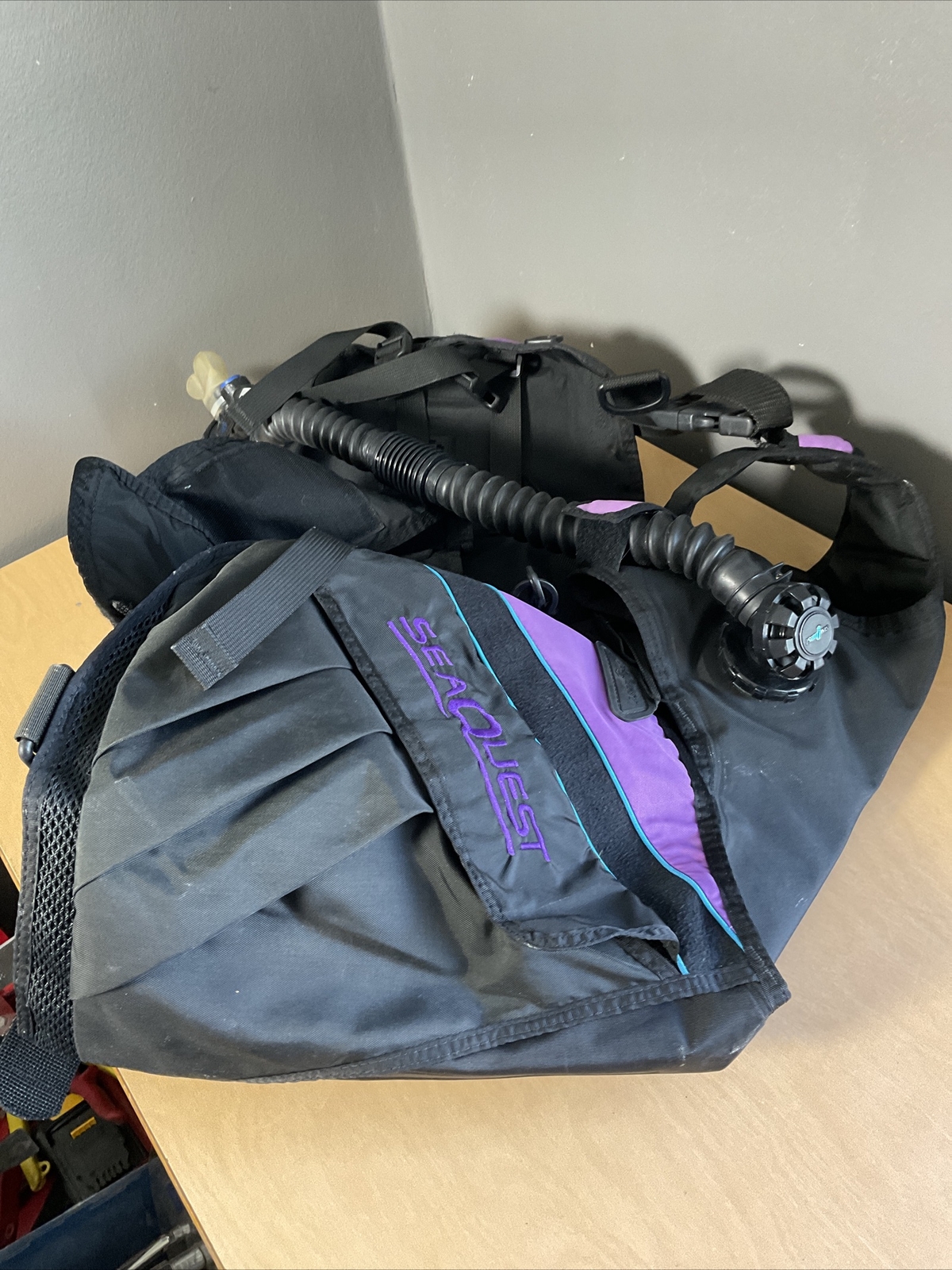 NICE! Seaquest Spectrum 3 ADV BC Scuba Vest Size Medium w/ Breathing Source