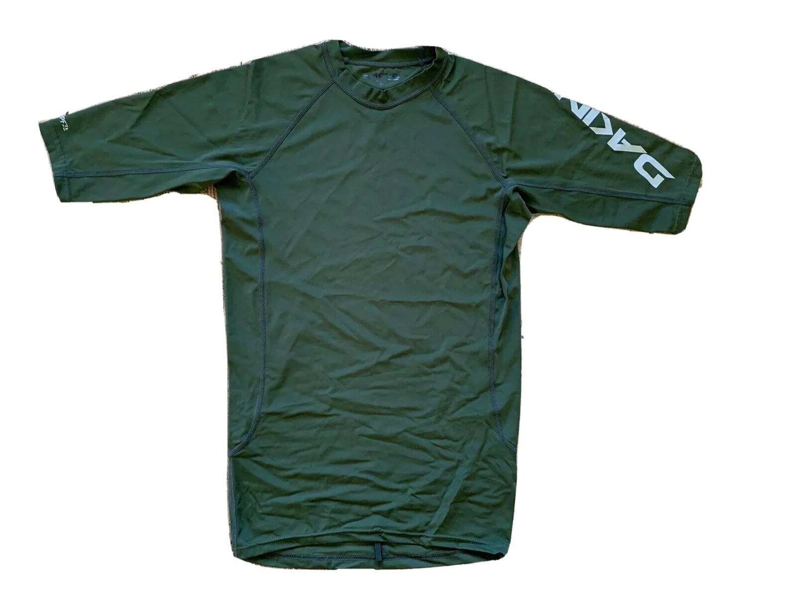 Dakine Men’s Rash Guard Size S Small Preowned Army Green