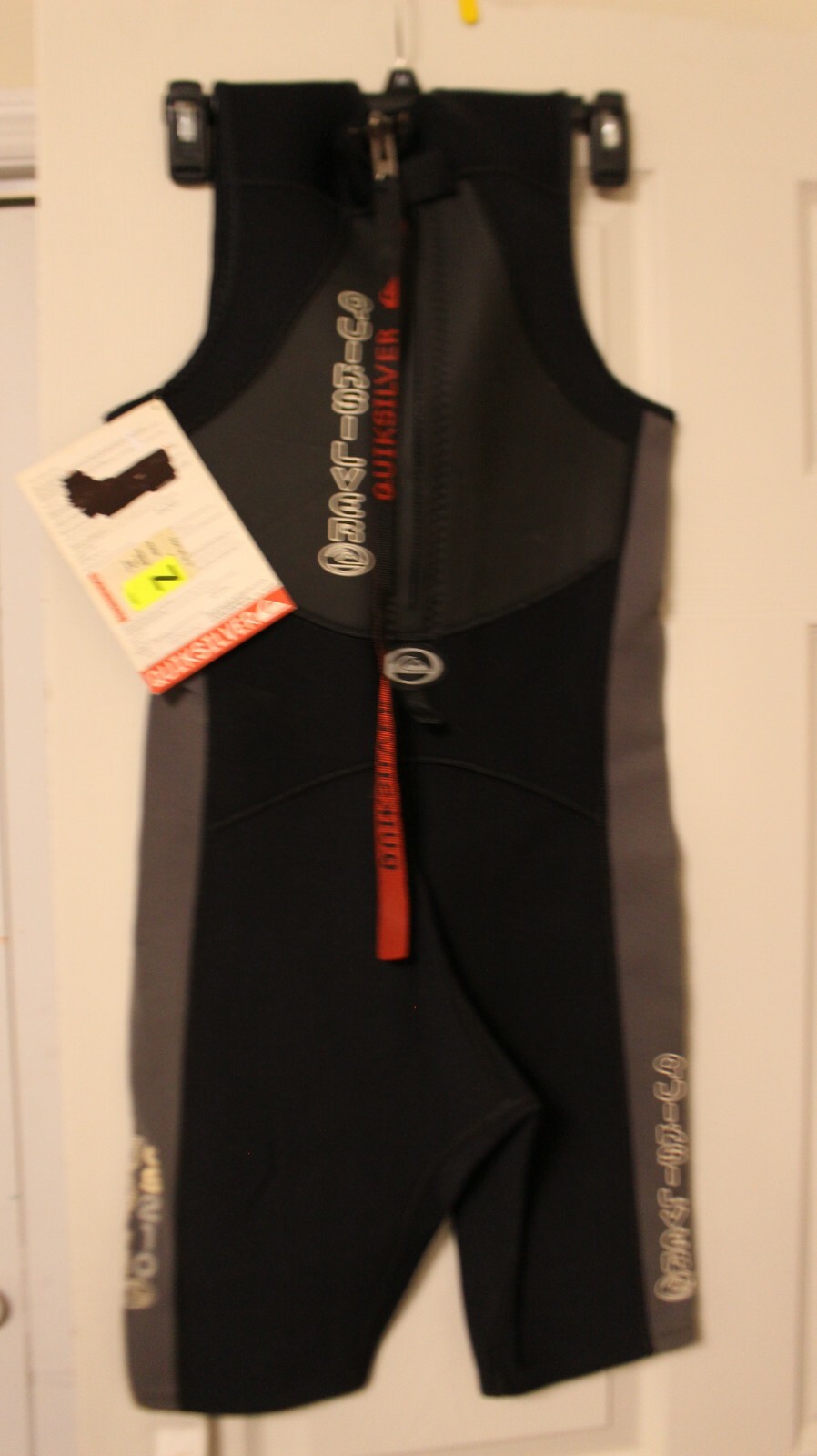 NWT Quicksilver Black/Gray Style #MGS06AQ Wetsuit Size XS Measurements Below