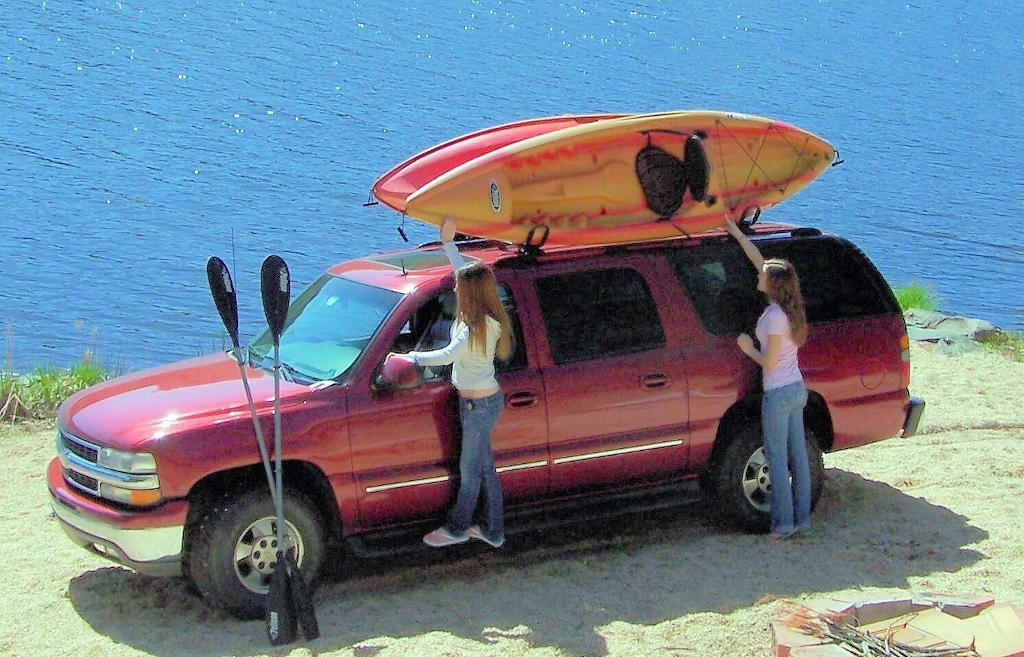 2 Sets Roof Kayak Racks Red, 2 Sets 24″ 36″ 48″ Bungees, 2 Sets Paddle Clips