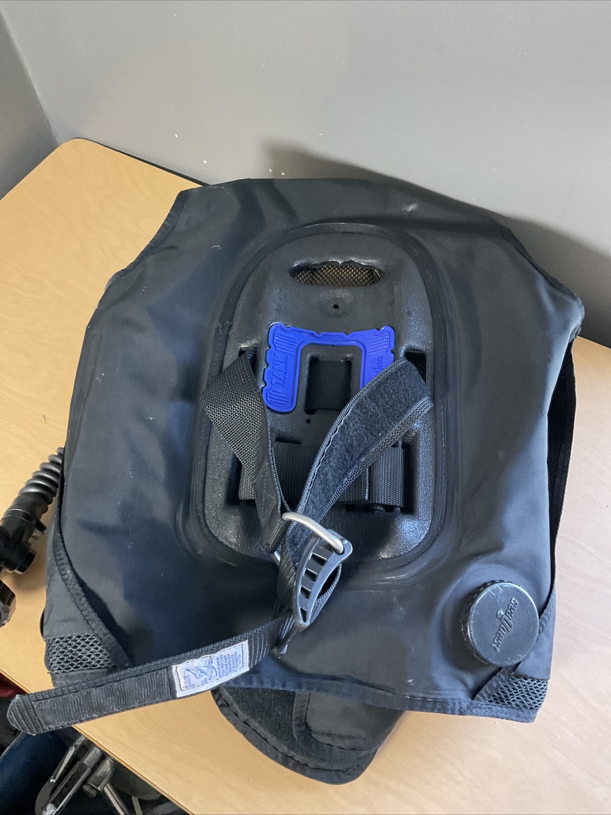 NICE! Seaquest Spectrum 3 ADV BC Scuba Vest Size Medium w/ Breathing Source