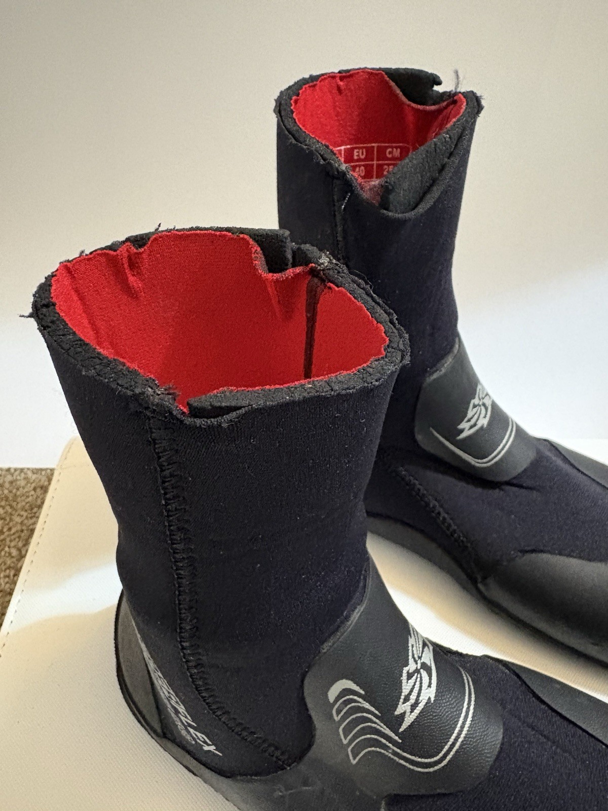 Hyperflex Access 5mm Surf Dive Shoe Feet Booties Round Toe Neoprene Size 7 Used