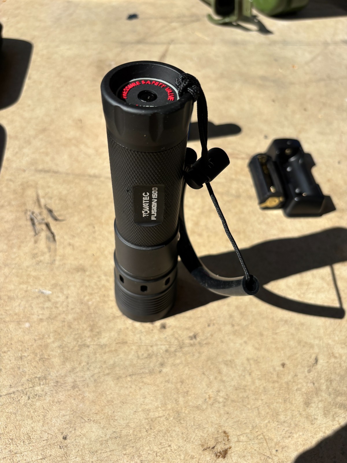 TOVATEC Fusion 1500 Dive Light Flashlight Kit – Very versatile for diving