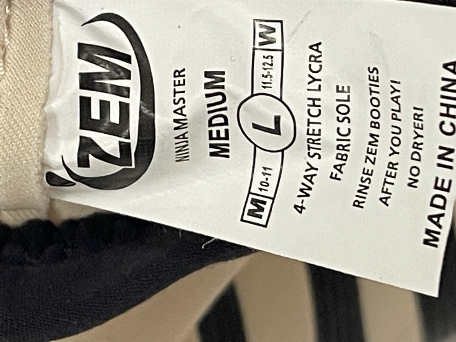 ZEM MENS WATER BOOTIES Size L 10-11 RUBBER BOOTOM NEOPRENE UPPER W STRING BAG