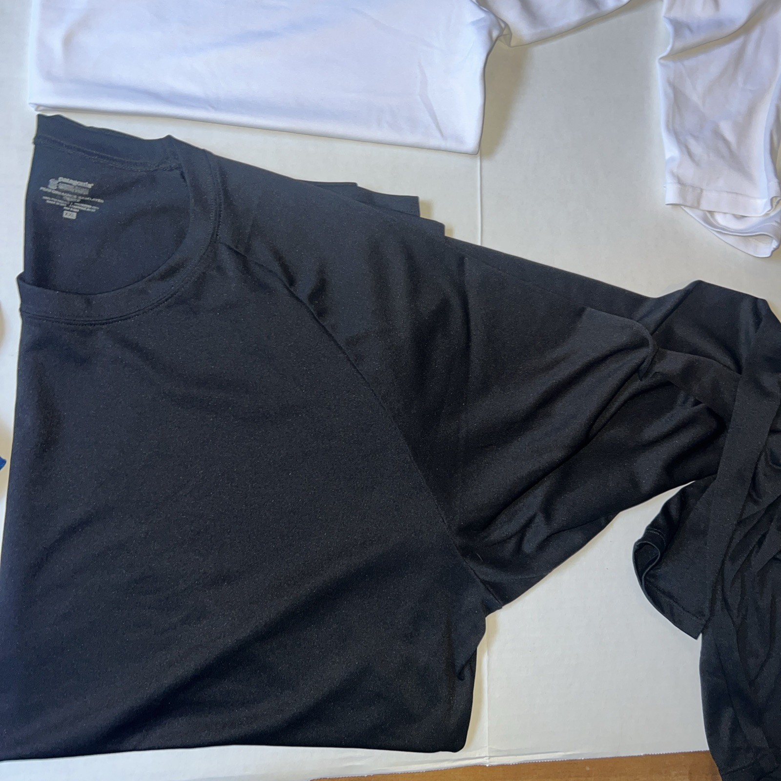 Lot Of 4 (2 S/S + 2 L/S) Patagonia Rash Guards Swim Shirts 2XL White Black Blue+