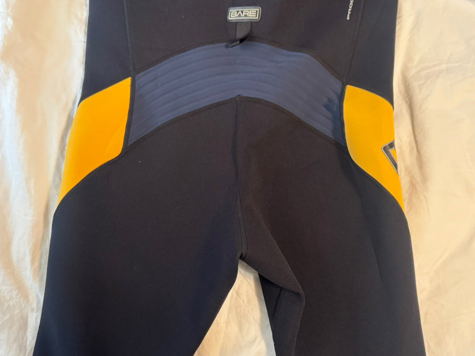 BARE velocity Full Length Wetsuit Men’s large Short 2/3mm Progressive Stretch