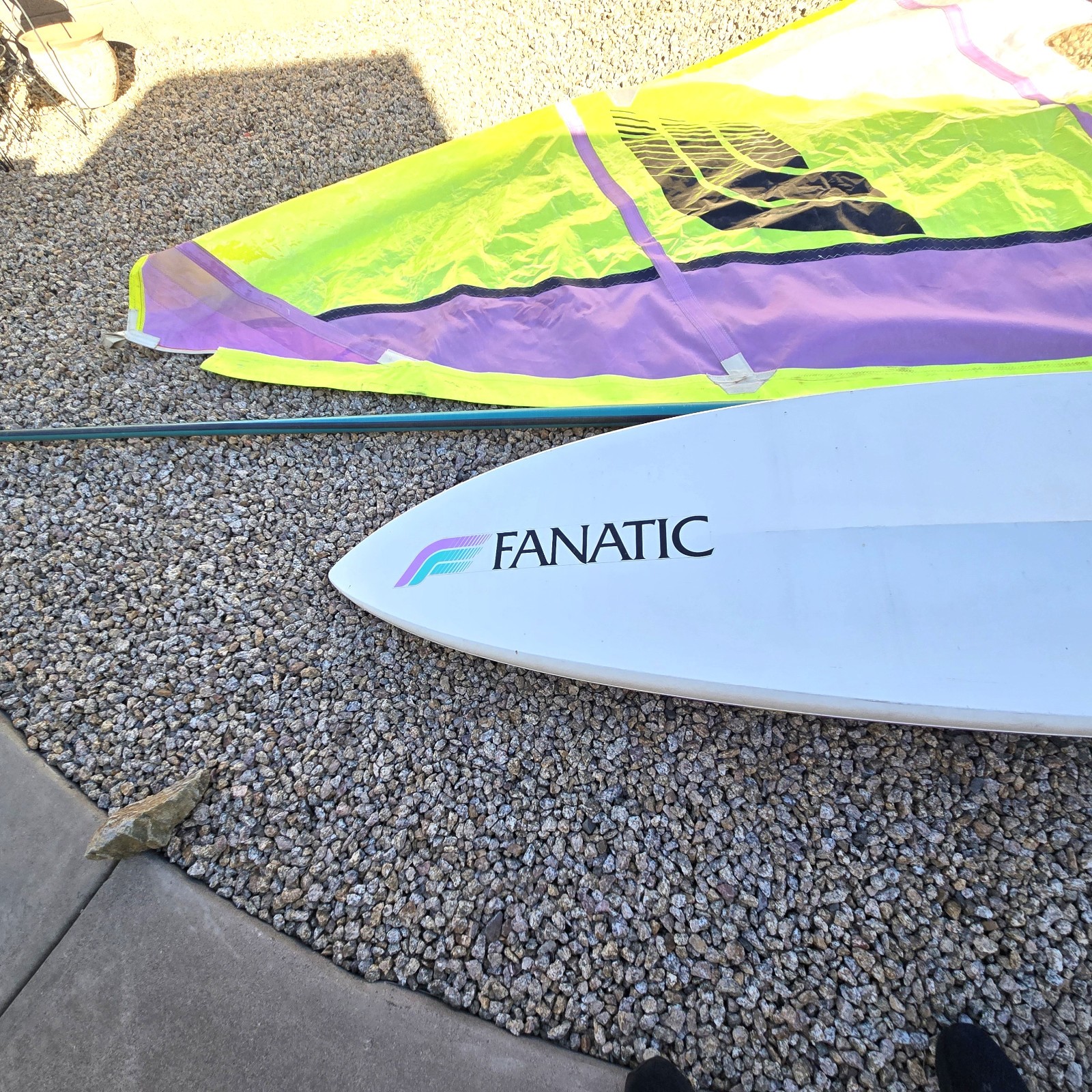 Vintage Fanatic Lite Bat Windsurfer Board w/6.8 Sail Mast Boom Accessory Kit
