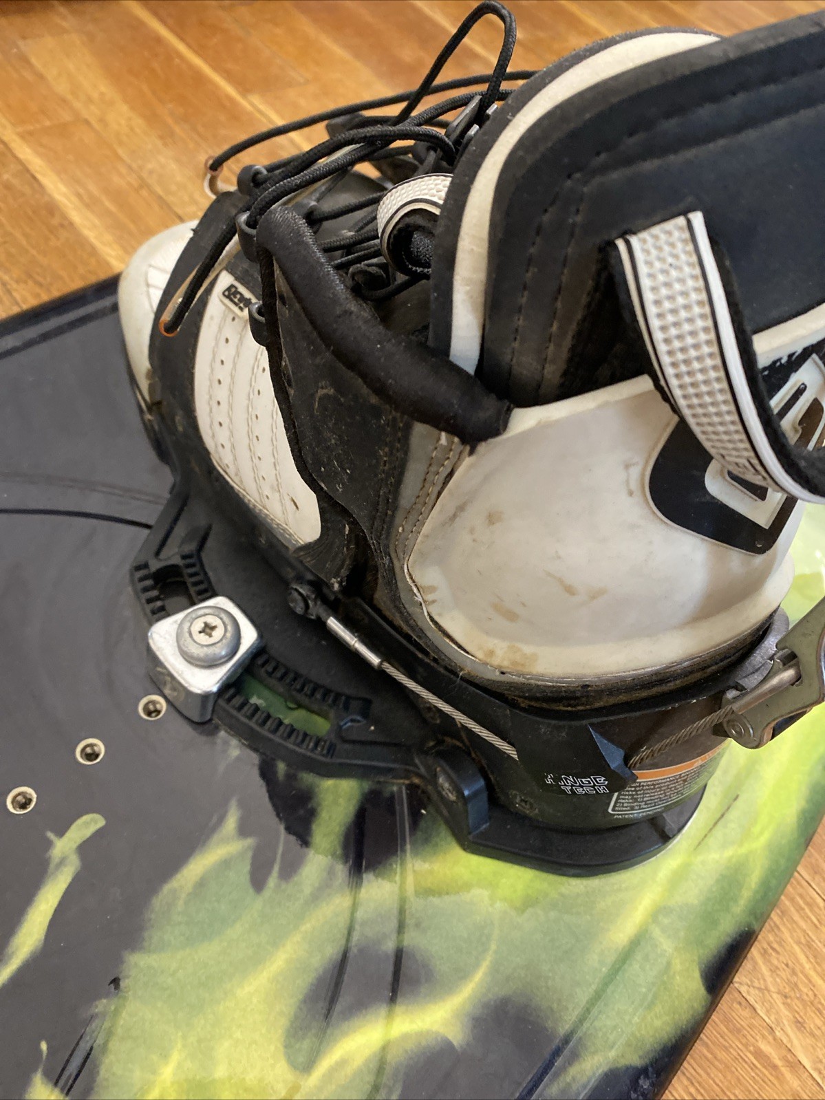CWB Motion Series 134 CM Wakeboard Torq w/ Hinge Boots