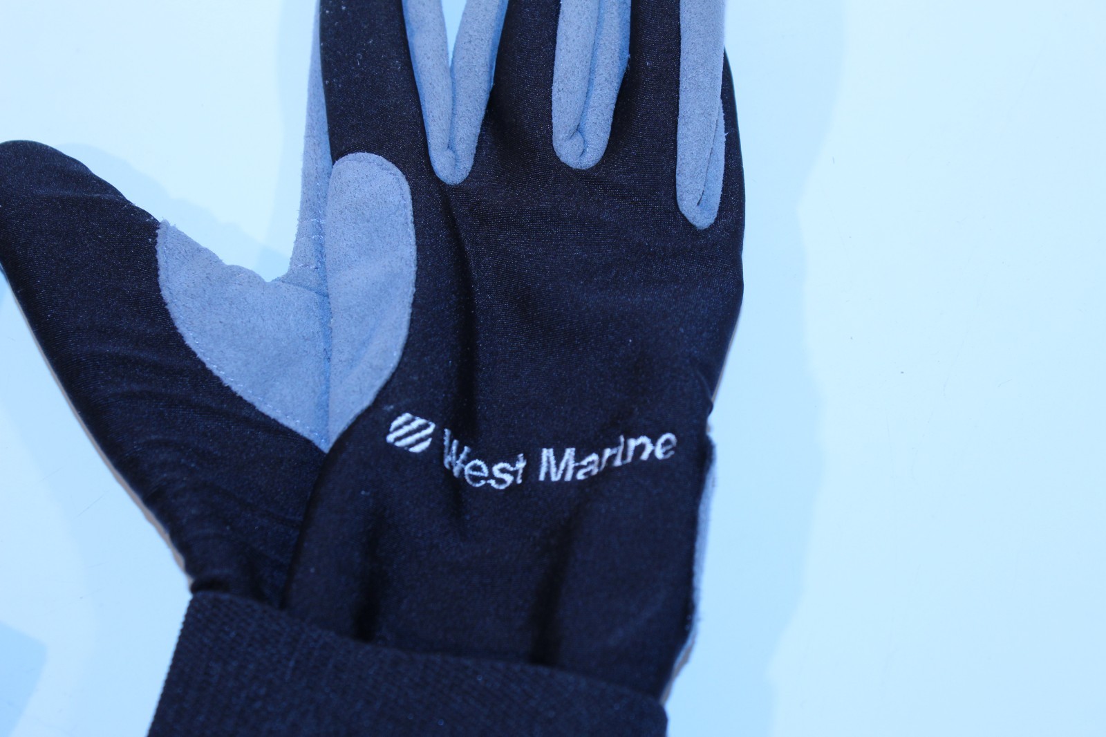 Full-Finger / Long-Finger Medium Size Blk/Gry Sailing Gloves by West Marine
