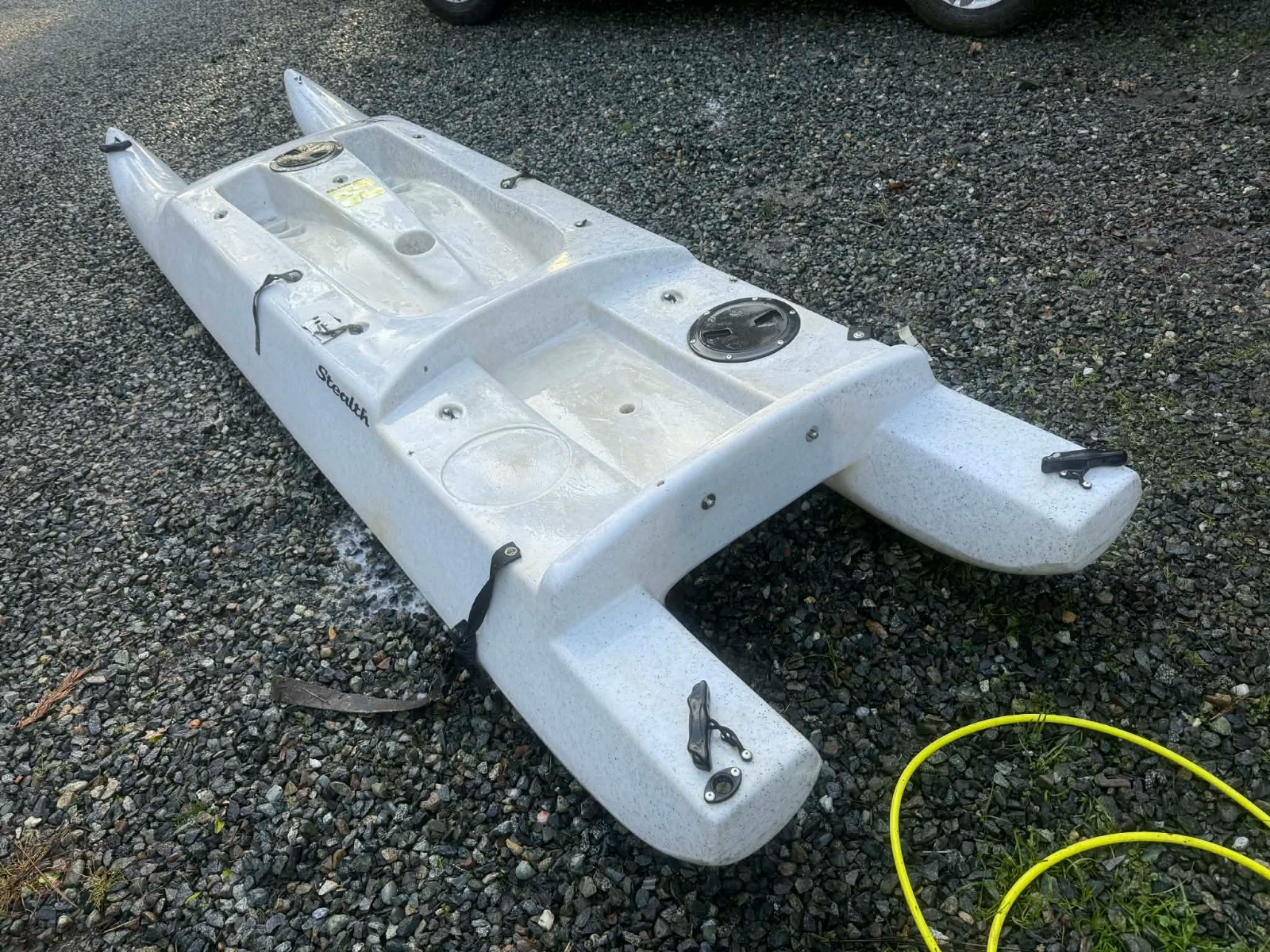 Stealth Kiwi Kayak Fishing Angler Kayak 11ft Pontoon Catamaran Hull
