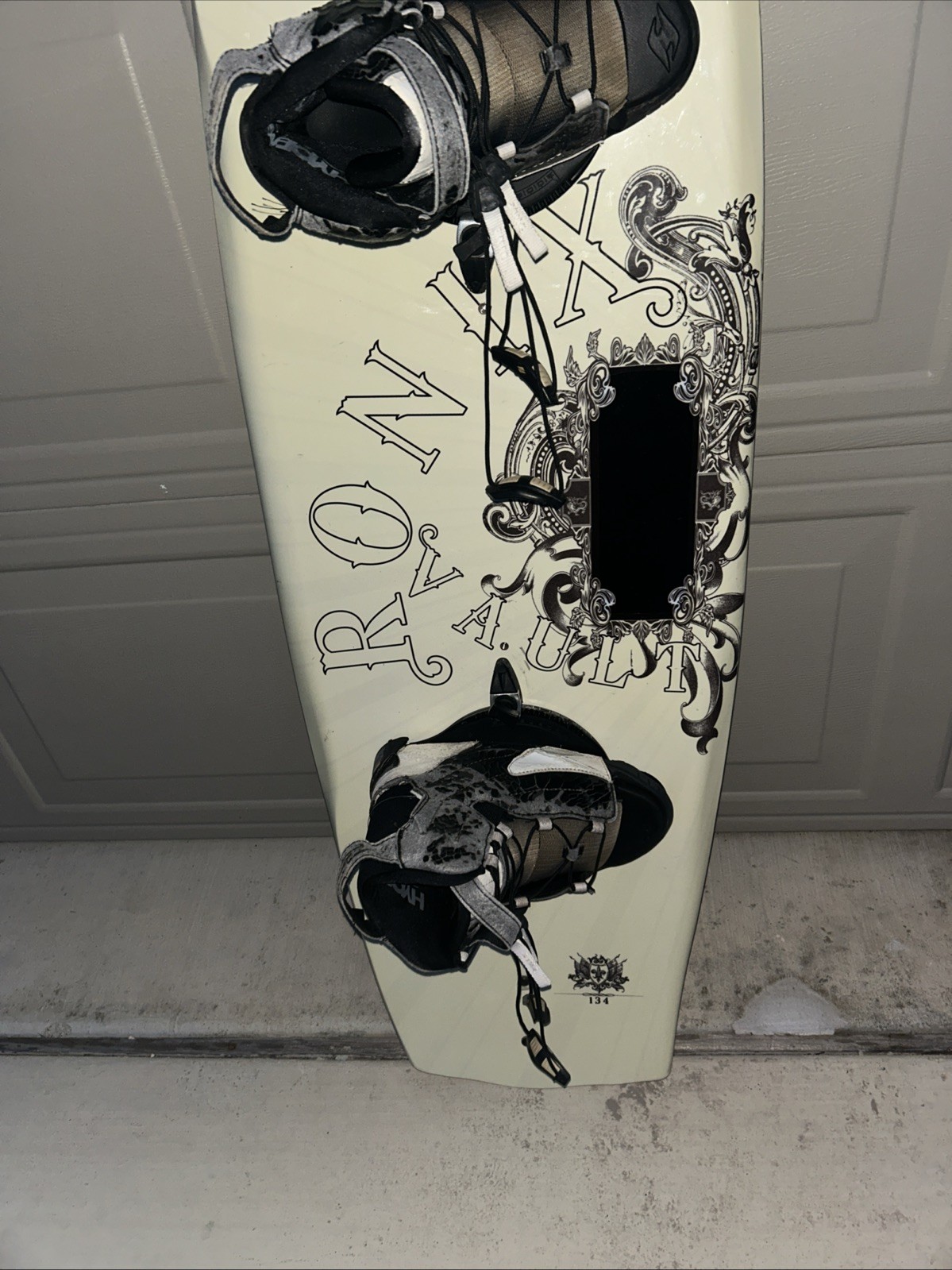 Vtg. Ronix Vault 134 Wakeboard w/ Ronix Open Toe Bindings Boots Package 134cm