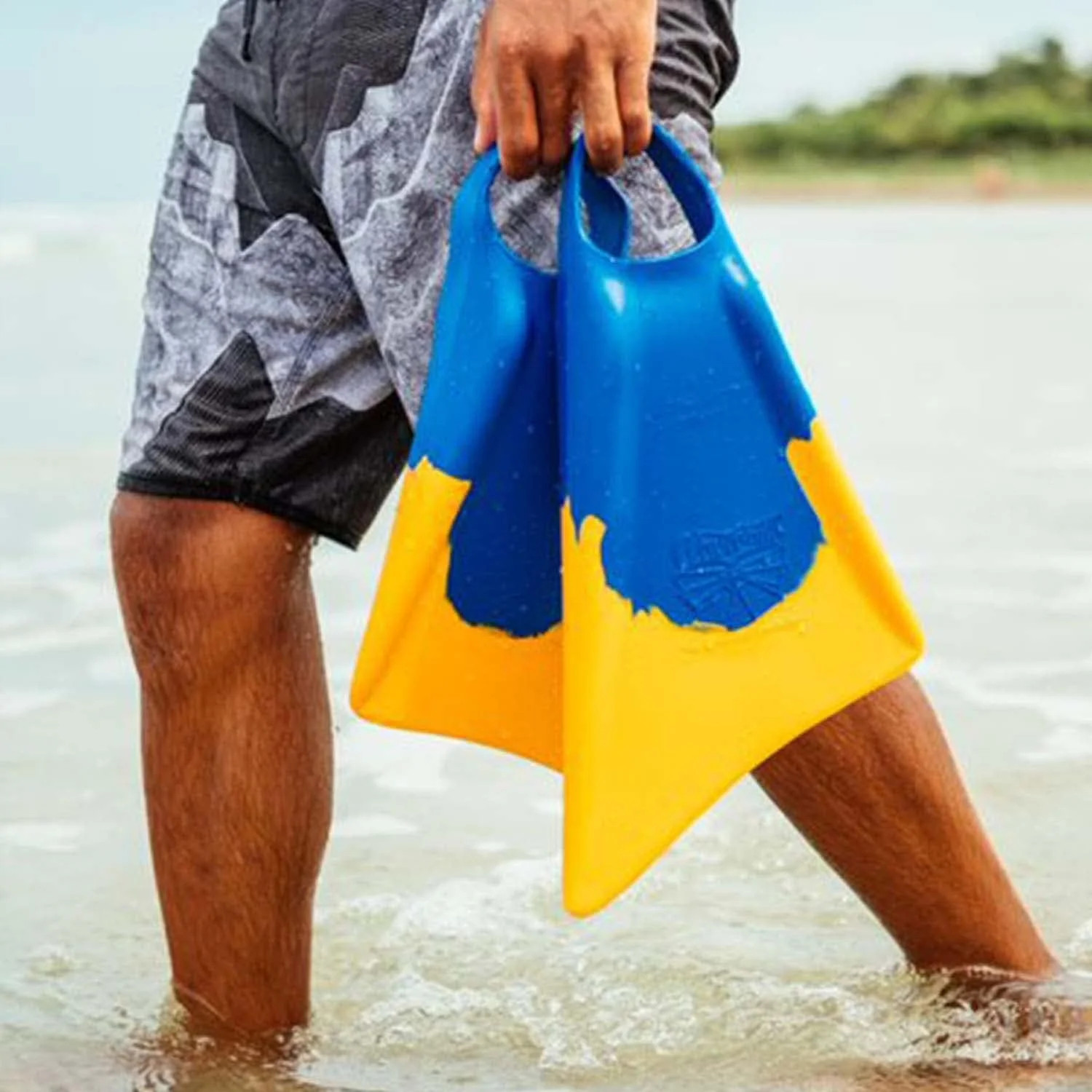 Churchill Makapuu Swimfins, Medium/Large (Mens 9 to 10.5) (Womens 11 to 12)