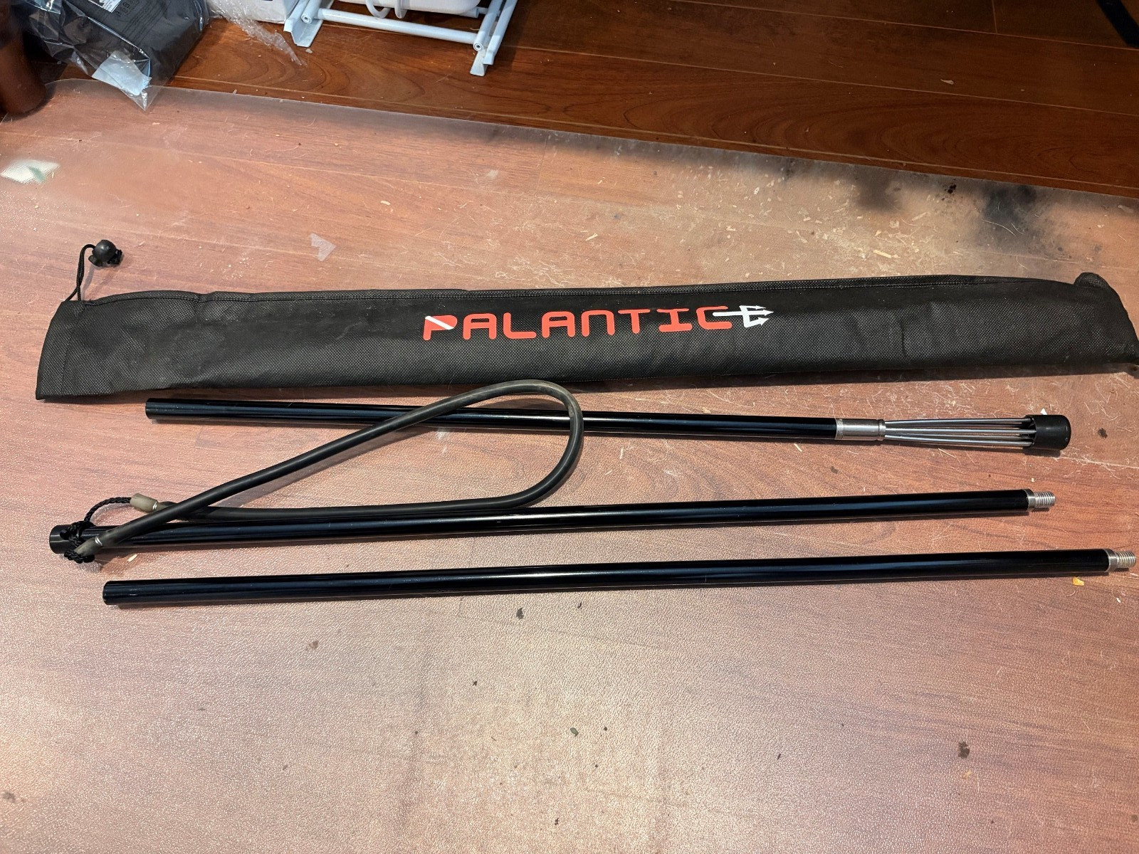 Palantic 6.5′ Aluminum Travel Pole Spear – 3 Piece – 5 Prong
