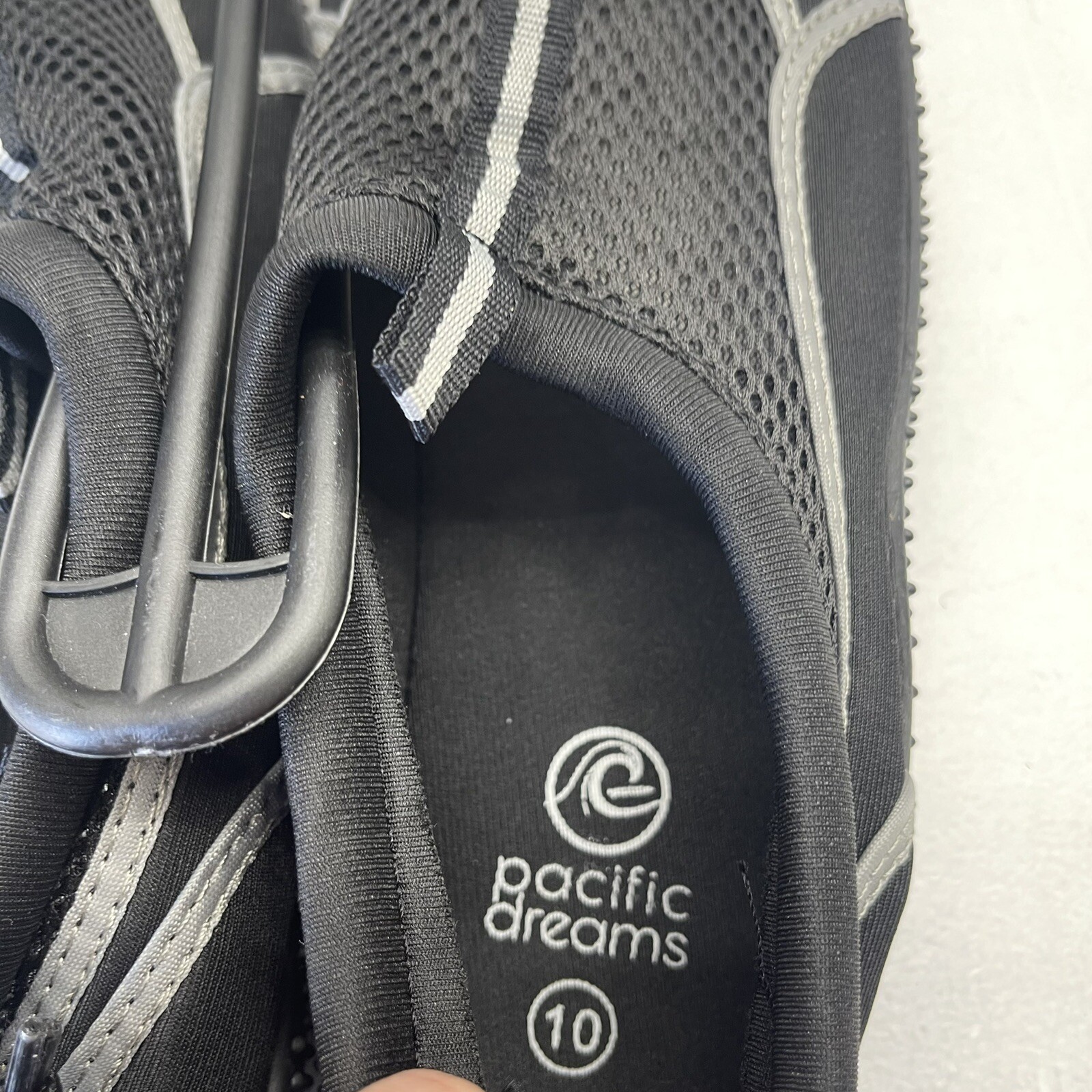 Pacific Dreams Black & Gray Unisex Adults Water Shoes Size 10