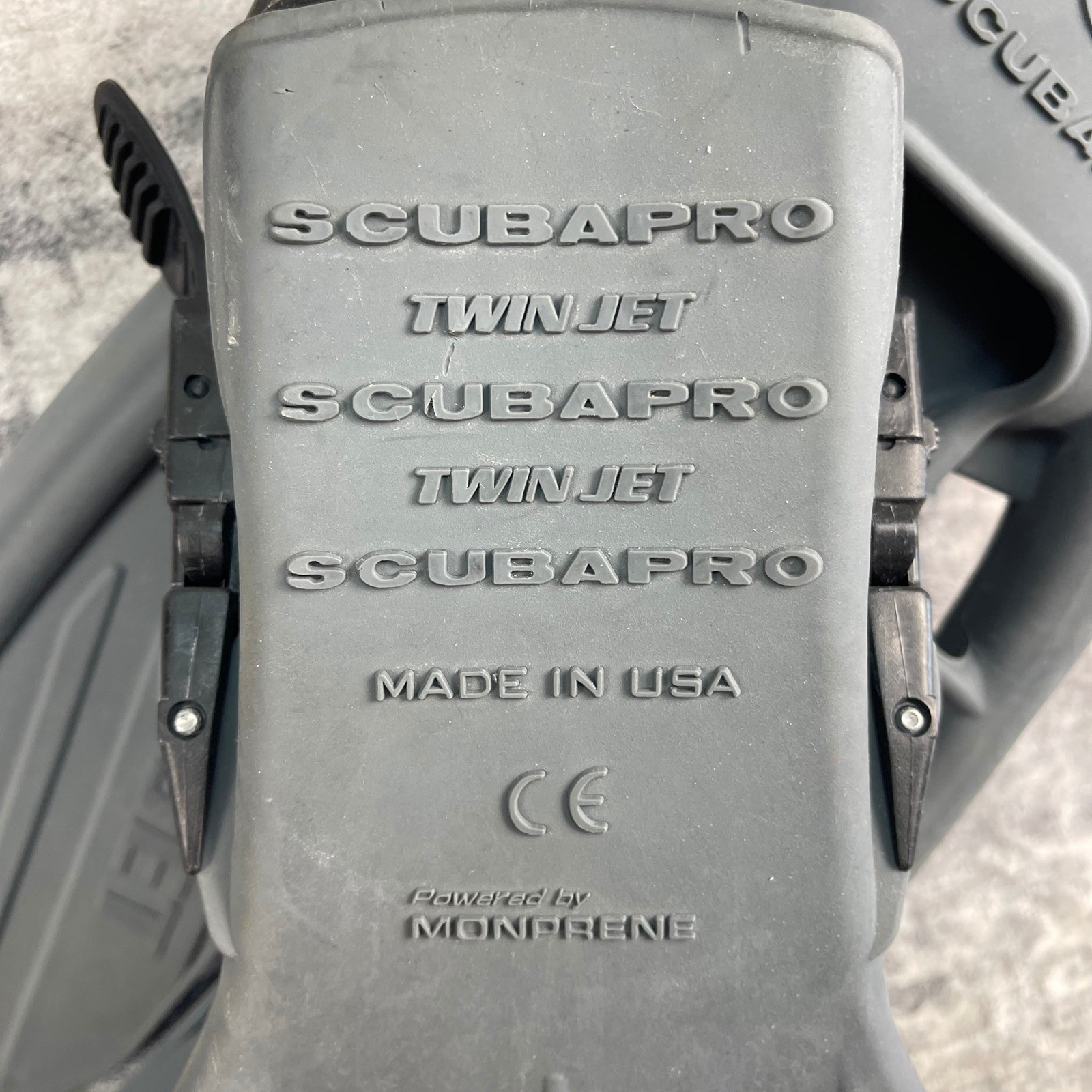 Scubapro Twin Jet Split Fins Size Small Grey Scuba Diving Snorkel Gear