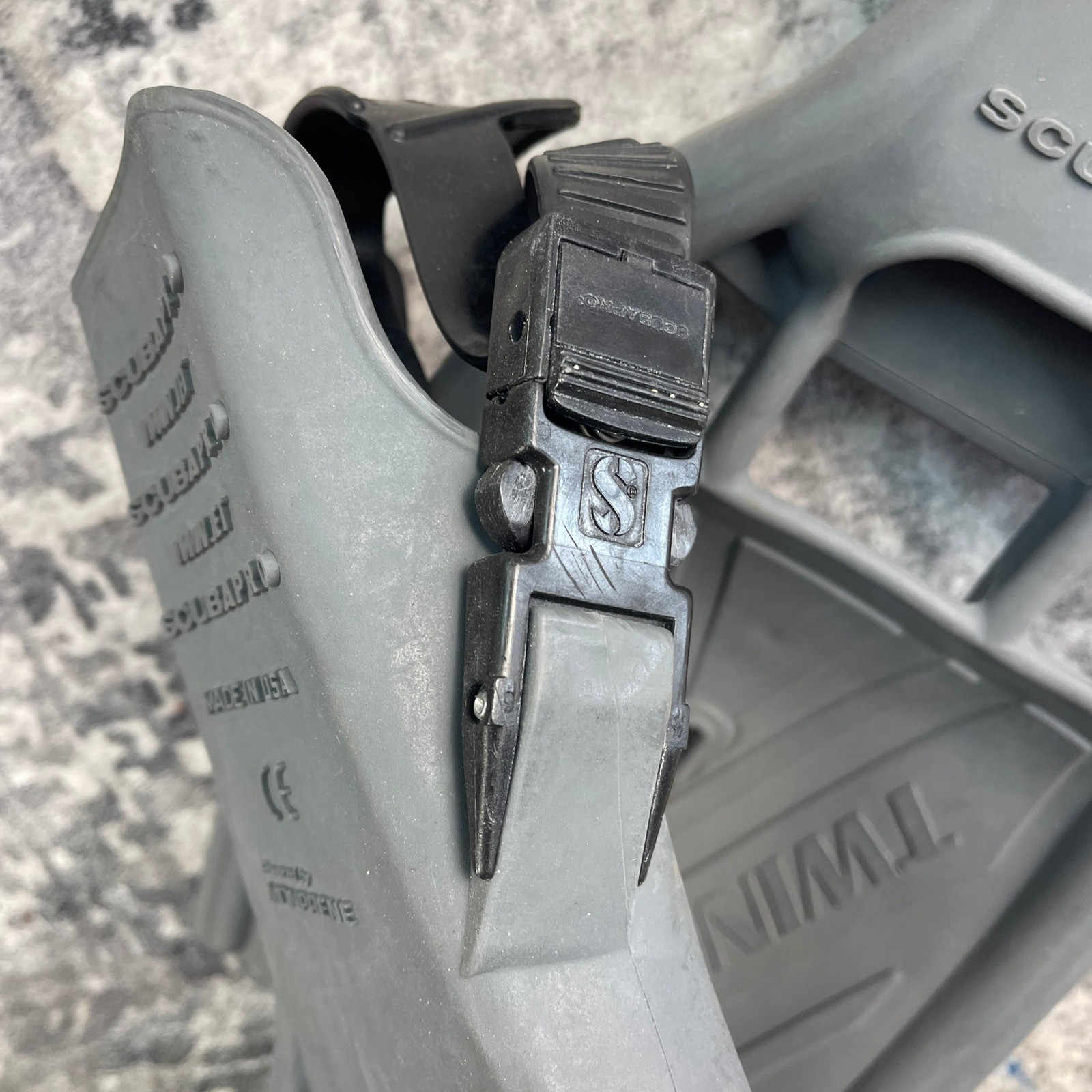 Scubapro Twin Jet Split Fins Size Small Grey Scuba Diving Snorkel Gear