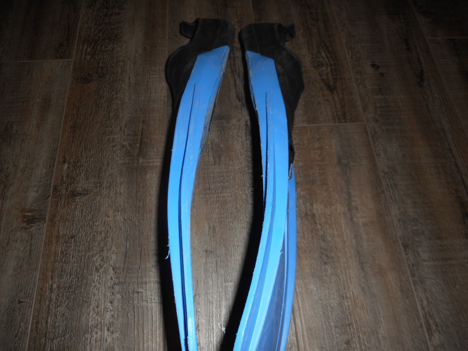 US Divers Fins Size 8 1/2 – 9 1/2 Blue Made In U.S.A.