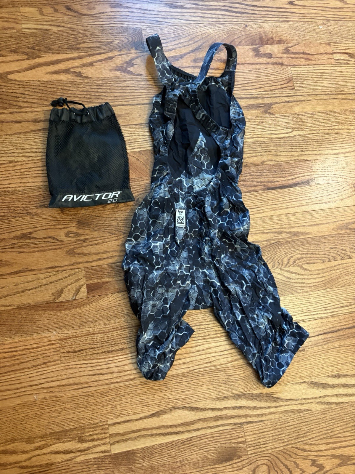 TYR Avictor 2.0 Women’s Competitive Open Back Swimsuit Size 25 Nylon Lycra