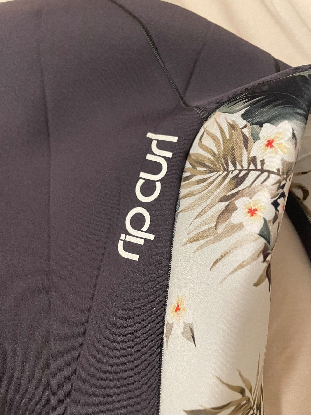Rip Curl Dawn Patrol 2mm Womens wetsuit jacket Dark Grey Floral Surf Summer $75