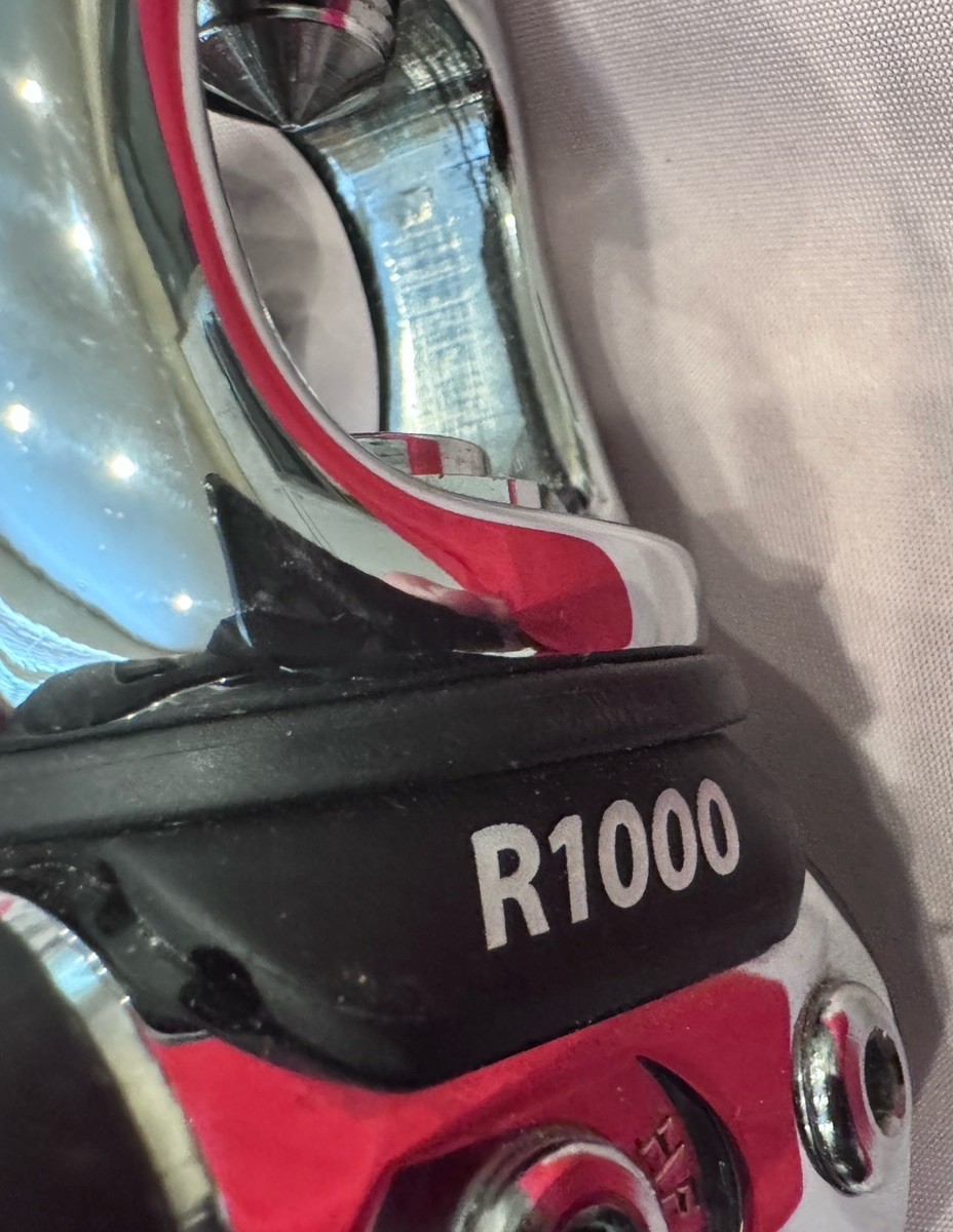 SCUBA TUSA S1001 FIRST AND SECOND STAGE REGULATOR LOOKS LIKE NEVER WET!