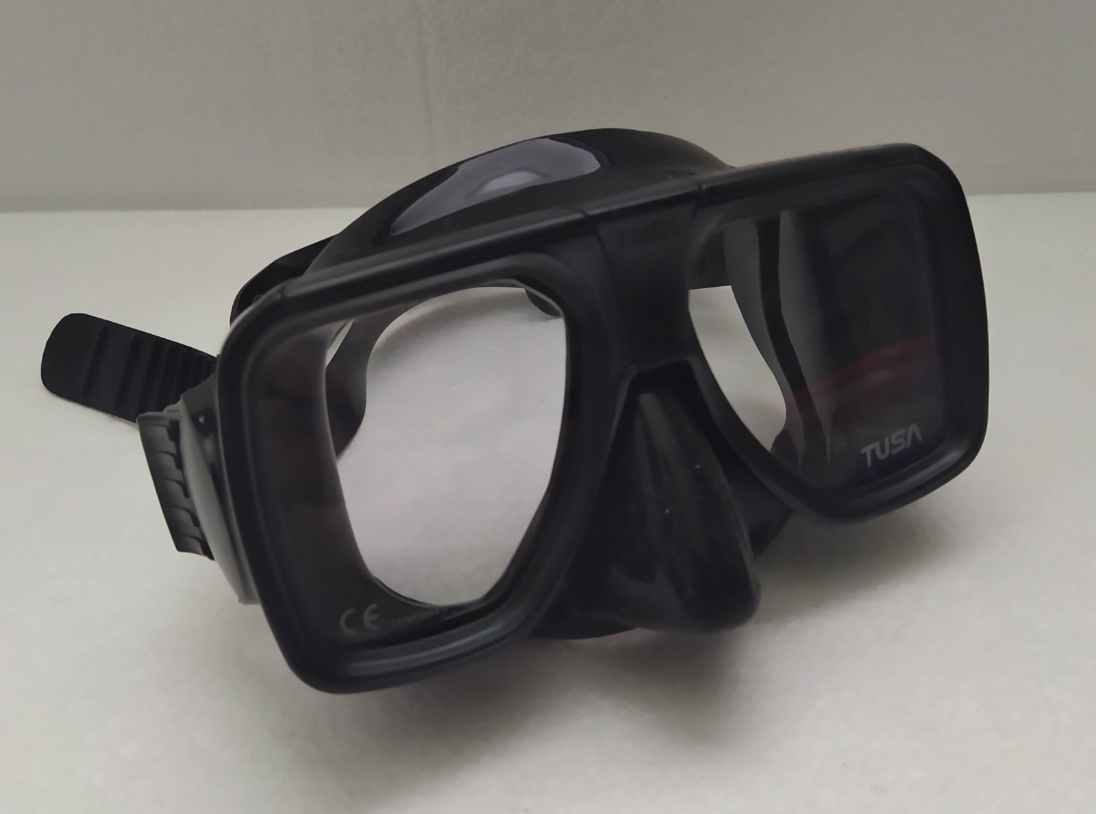 Tusa Liberator Plus Mask TM-5700Q Adjustable Dive Scuba Snorkel Goggles Clear