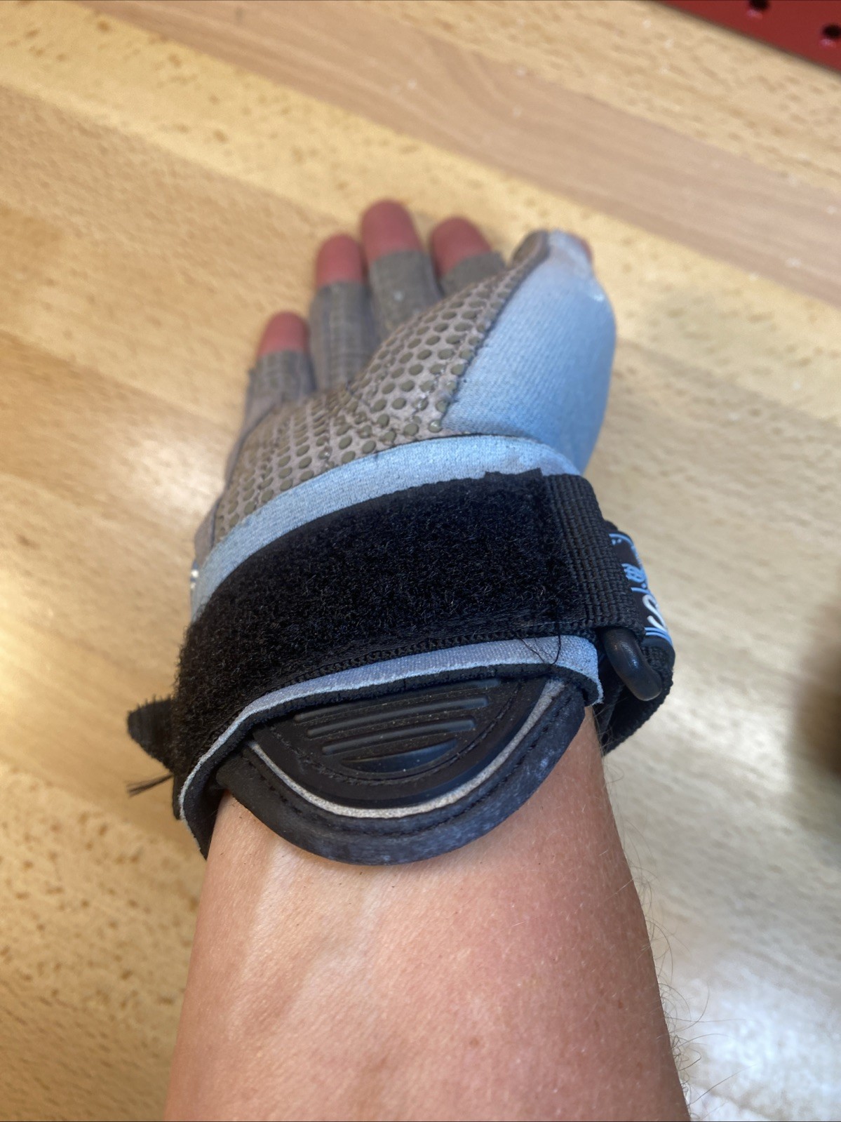 VTG HO Sports Water Ski Gloves Womens Med 3/4 Wrist Support Ultimate Grips