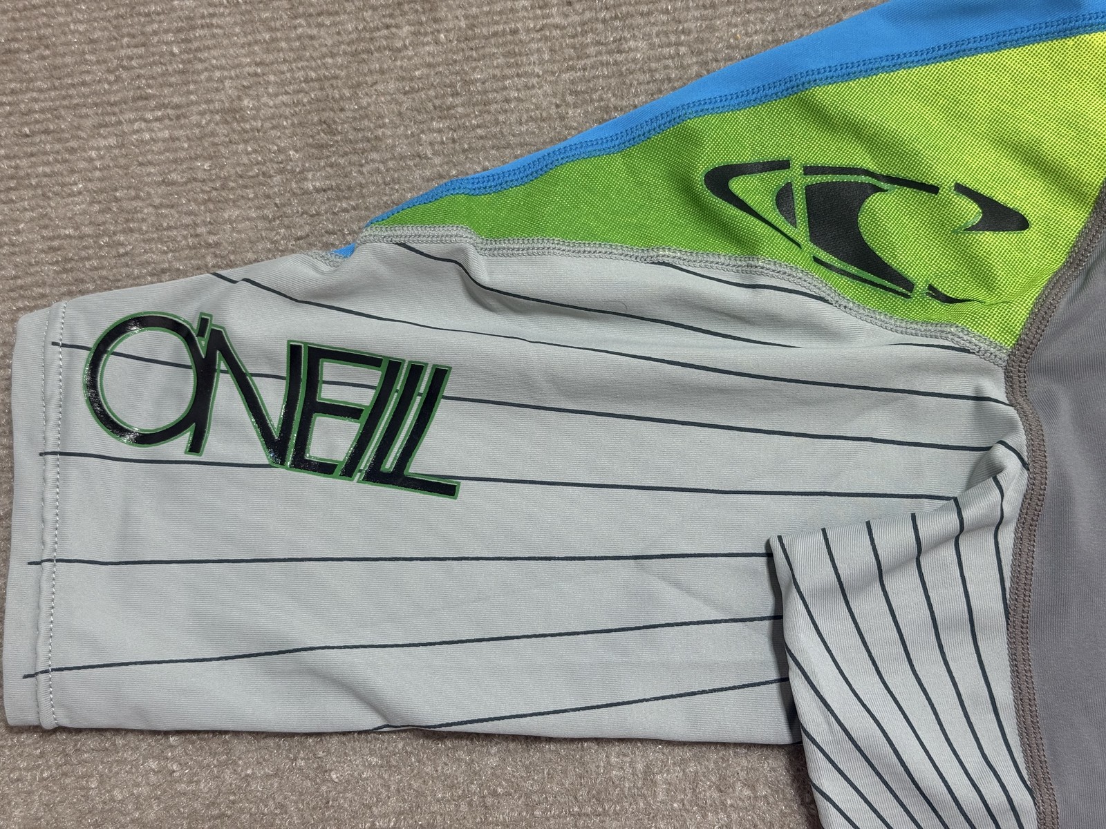 O’Neill Jordy Freak Shirt Medium Blue Gray Rash Guard Surf Swim Mens Nylon Tee