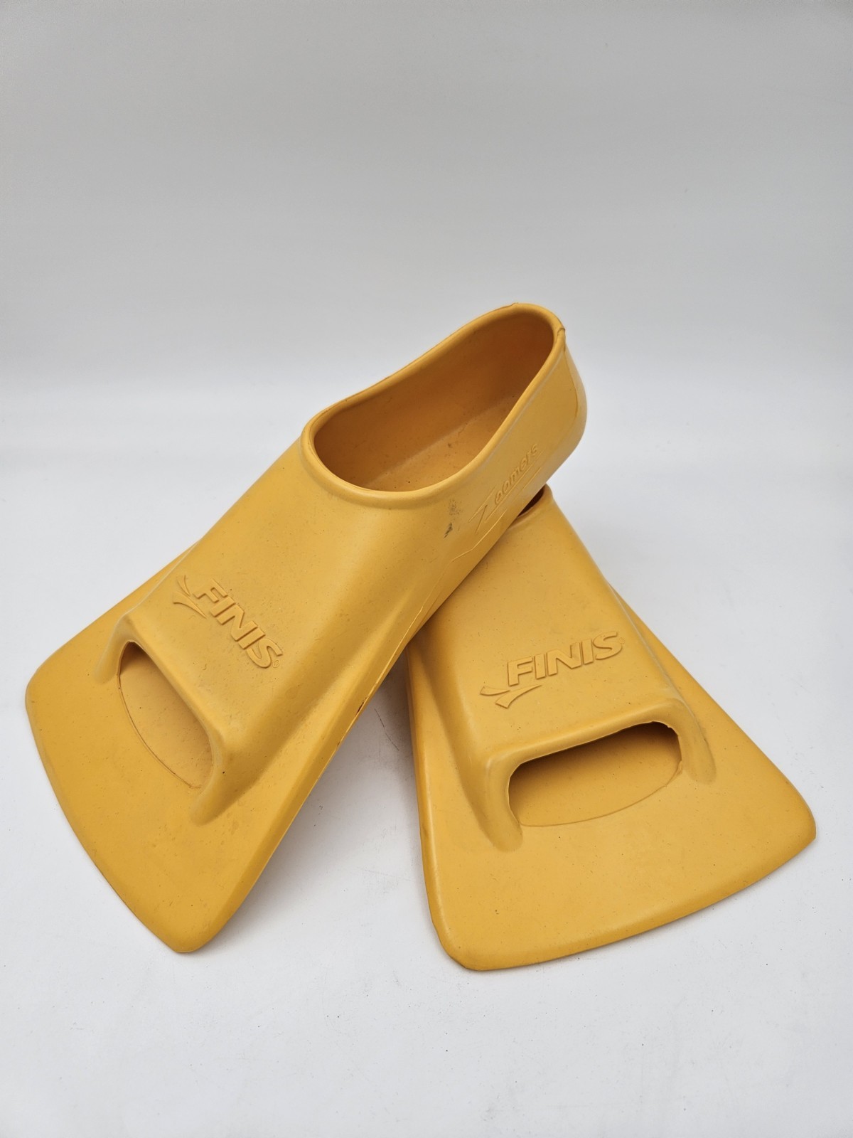 Finis Zoomers Gold Short Blade Swimming Fins Size D Men’s 5.5-7 Women’s 6.5-8