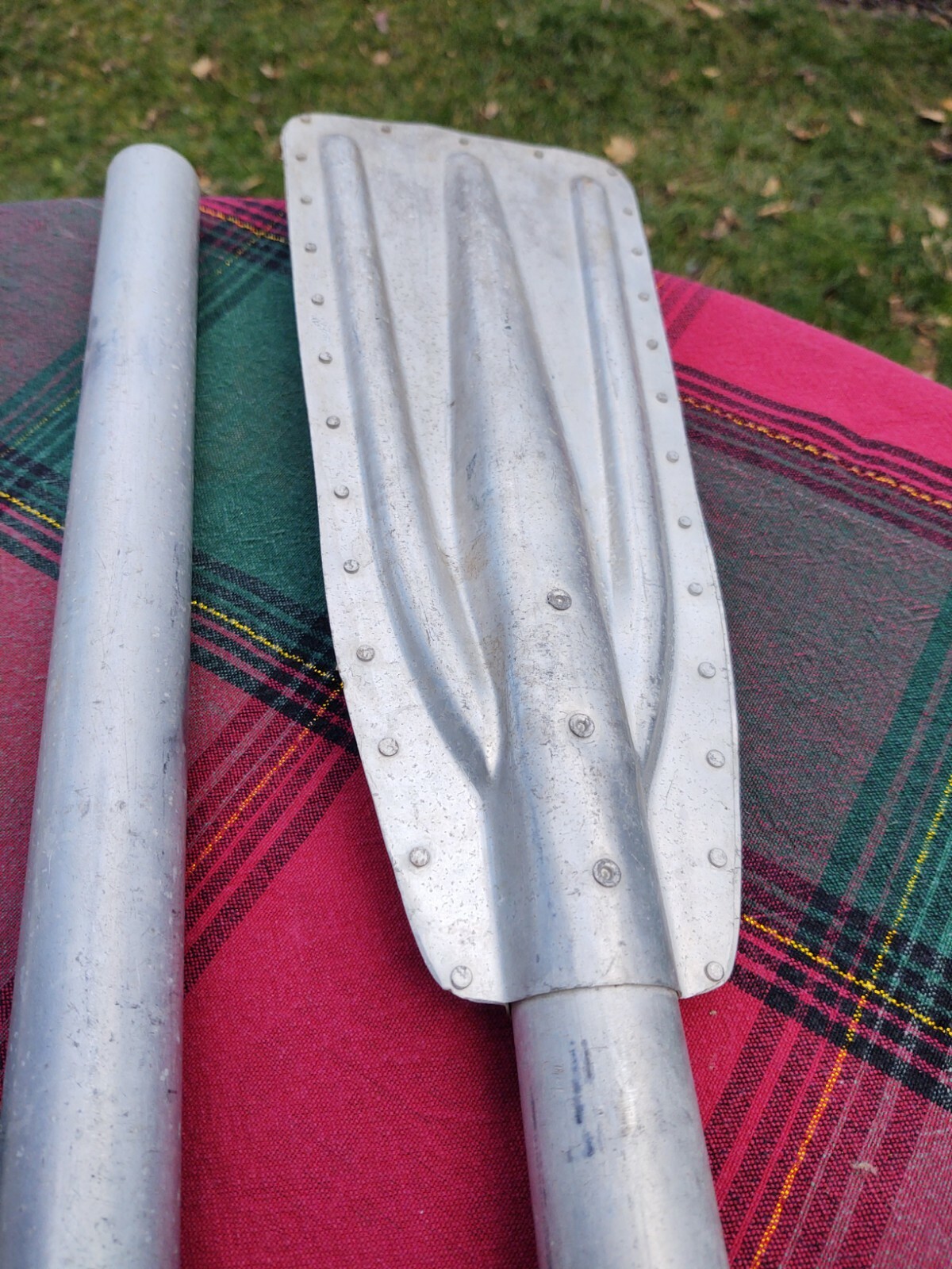 2 Aluminum 45″ Oars