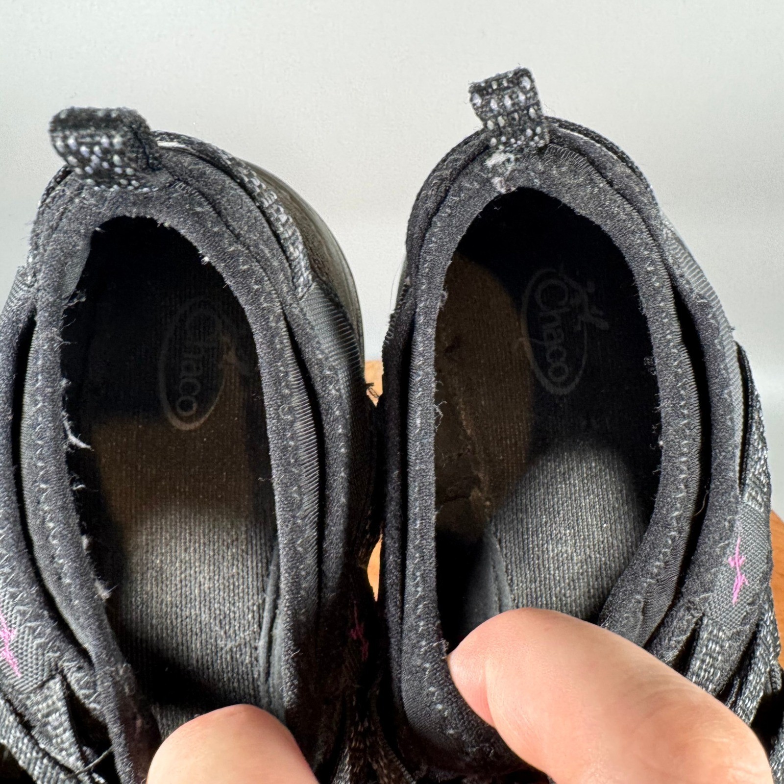 Chaco Outcross Evo 1 Womens 8.5 Black Gray Pink Hiking Water Shoes J104958