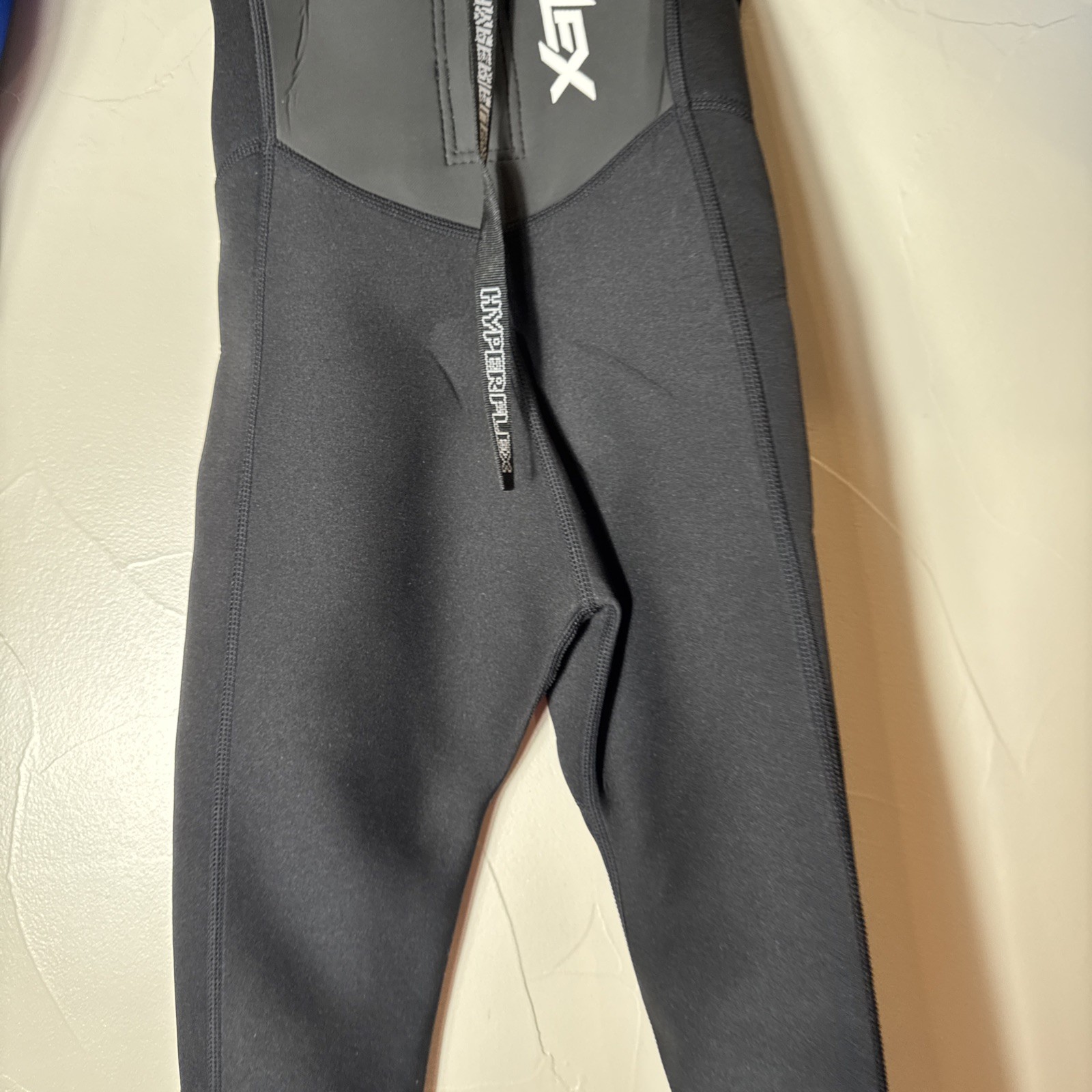 Hyperflex Size 4 Blue Wetsuit Boys Girls Kids Children Shorty Full Zip Black
