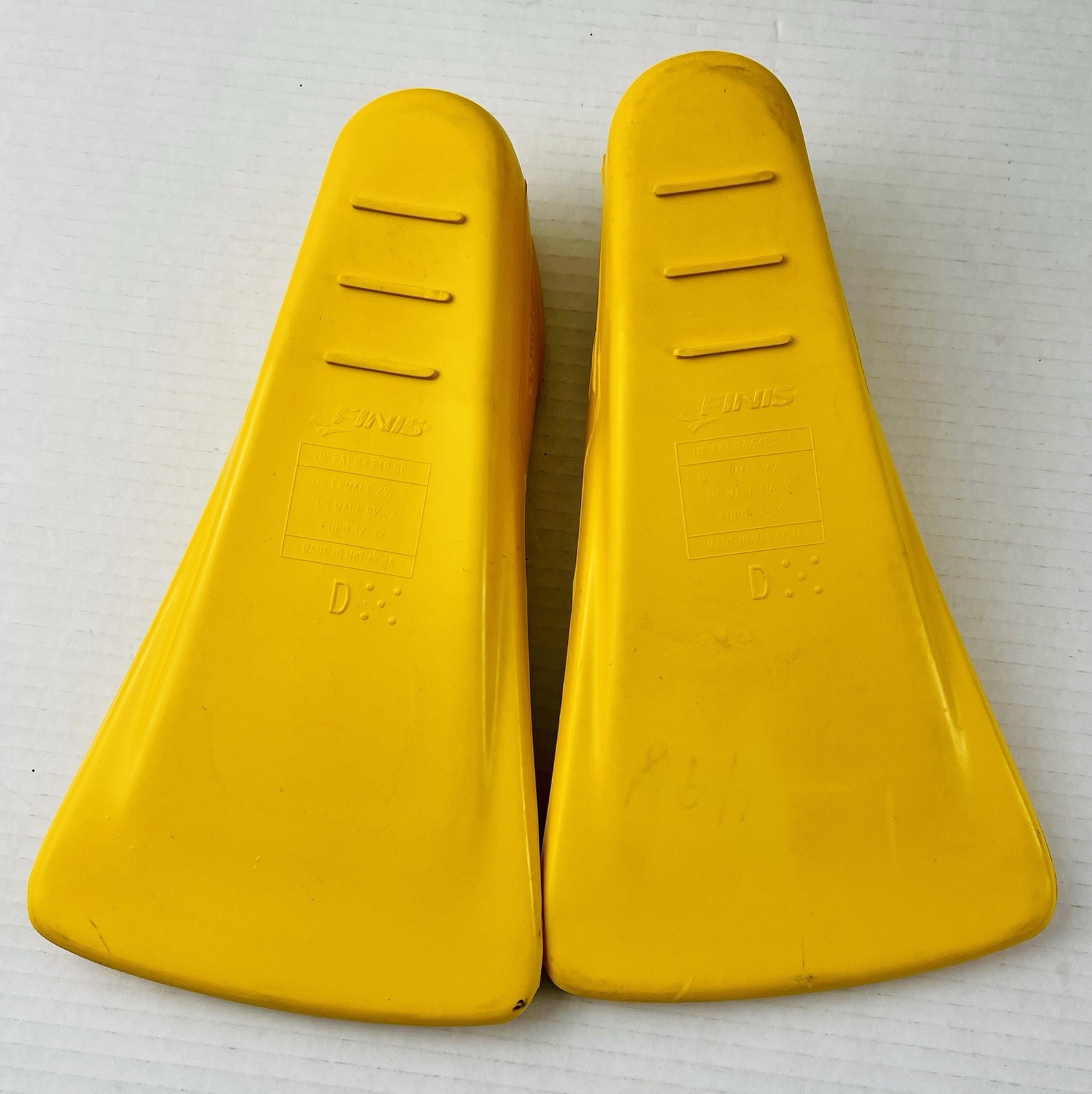 Finis Unisex Sz D F 6.5-8/M 5.5-7 Zoomers Gold Diving Swim Training Fins