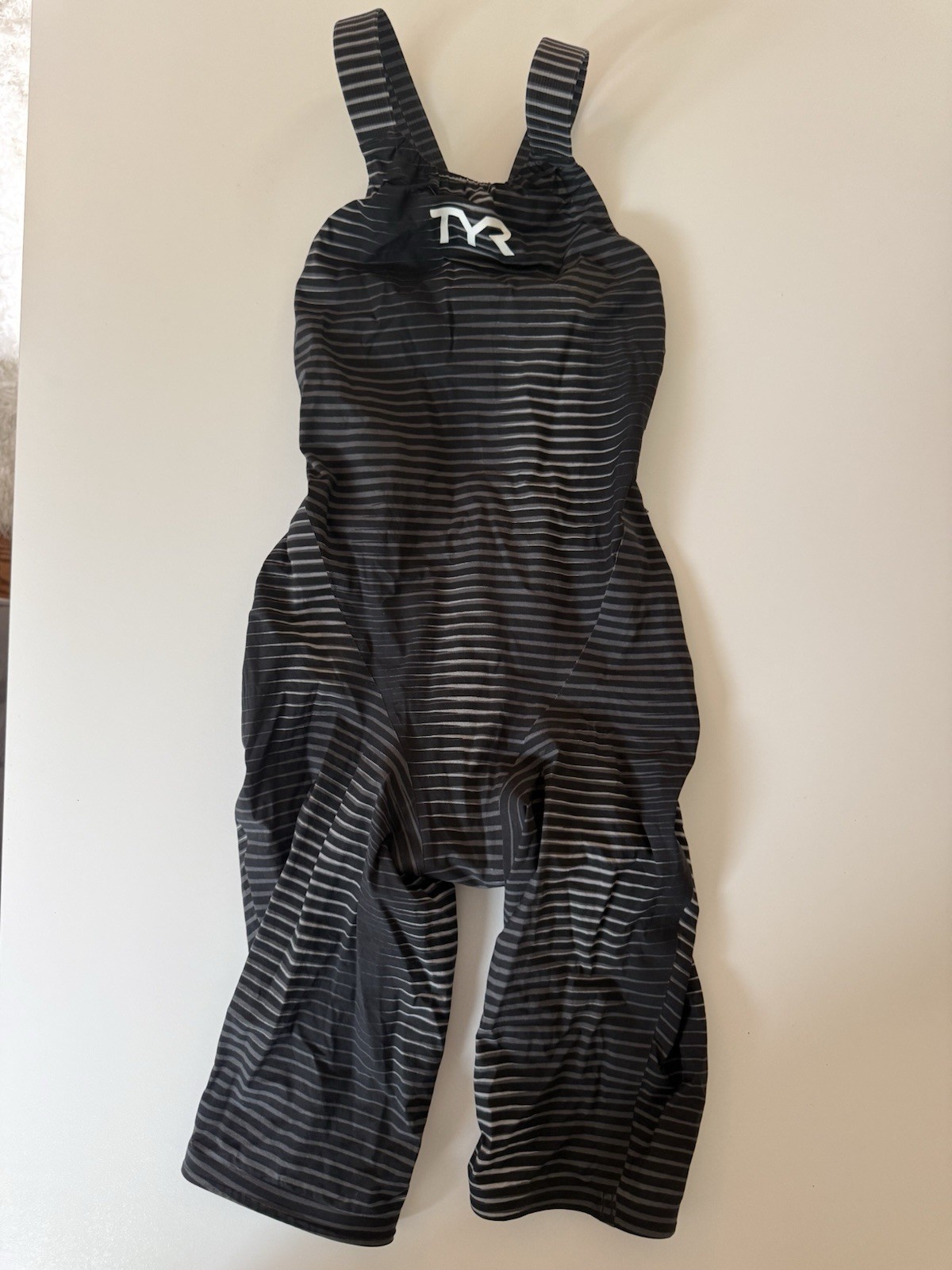 TYR Avictor 2.0 Competitive Kneeskin Swimsuit Open Back Black/Gray 28