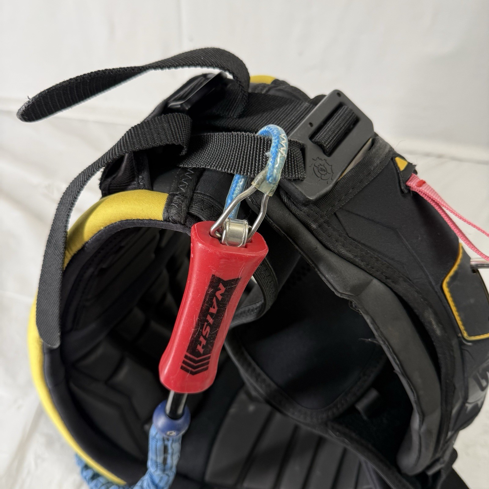 E1 Slingshot Kiteboarding Waist Harness Small – Excellent Condition.