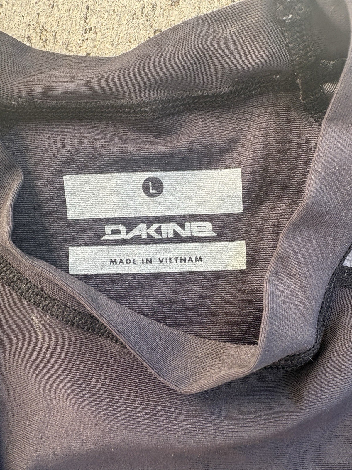 DAKINE Long Sleeve Rash Guard Black Gray Size Large Made in Vietnam