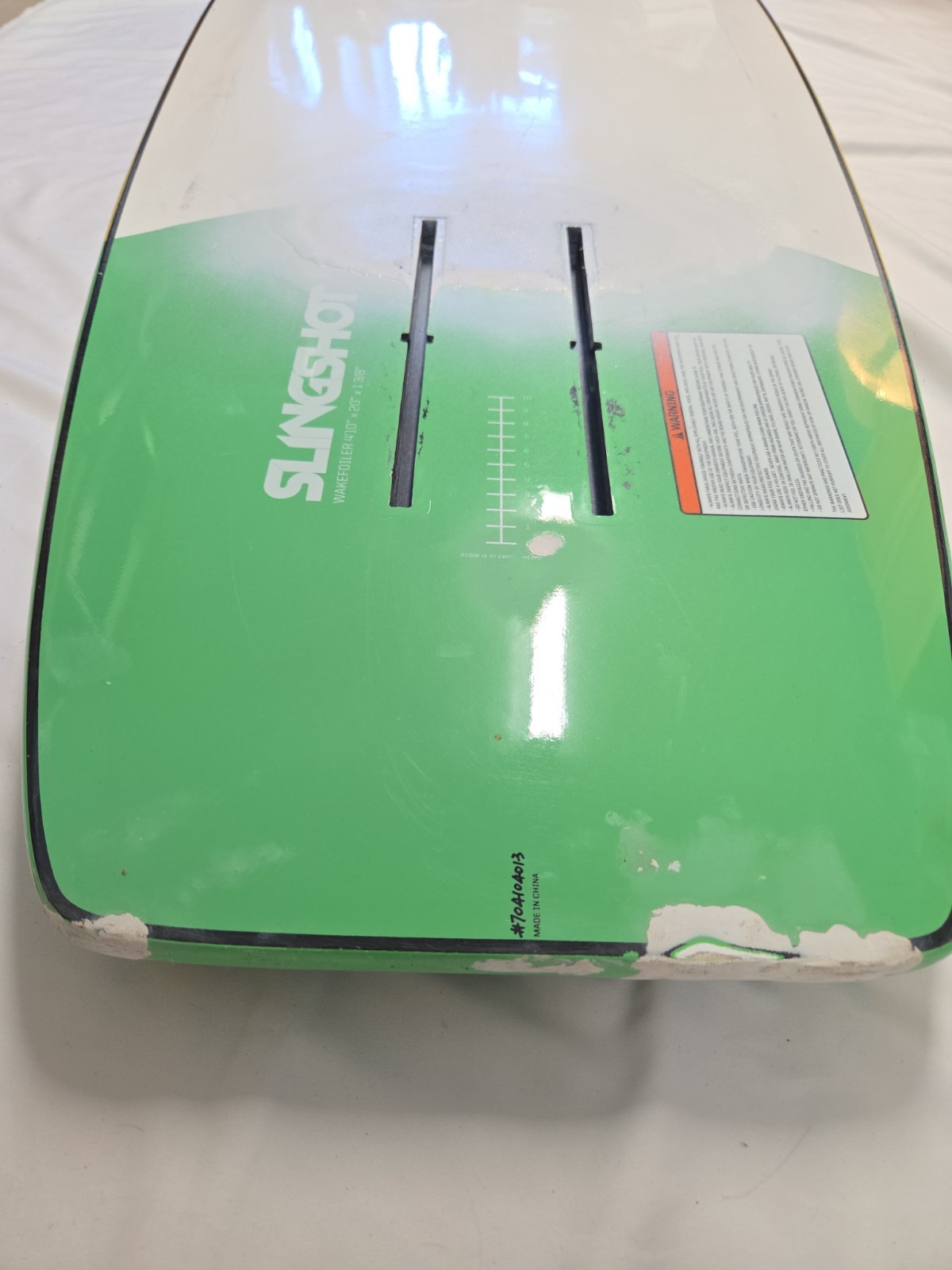 Slingshot Wakefoiler Wakeboard 4’10″x 20″x 1 3/8″ Green White- Good Condition!
