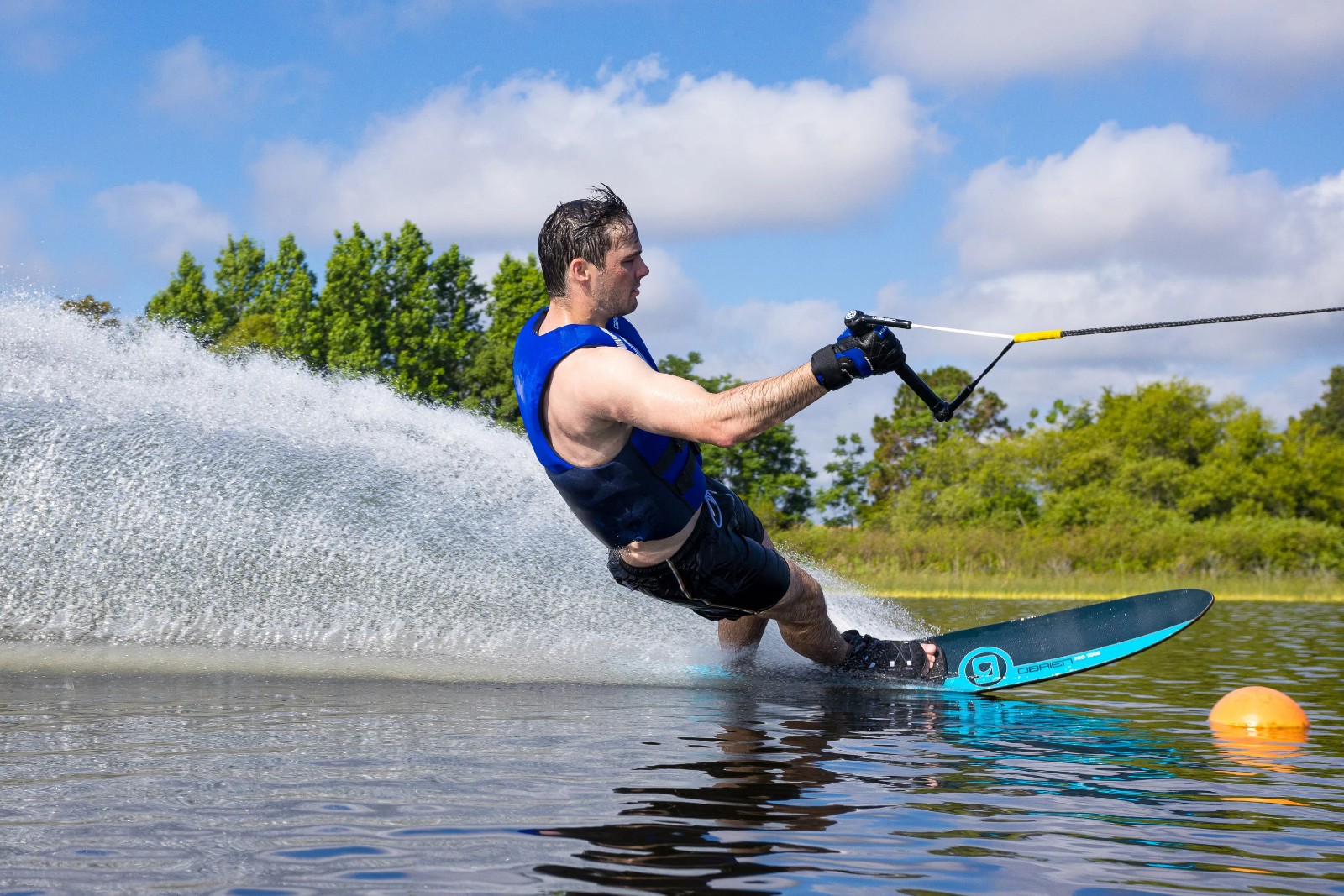 O’Brien Pro Tour 68″ Slalom Water Ski w/ Z9 Binding – 2026